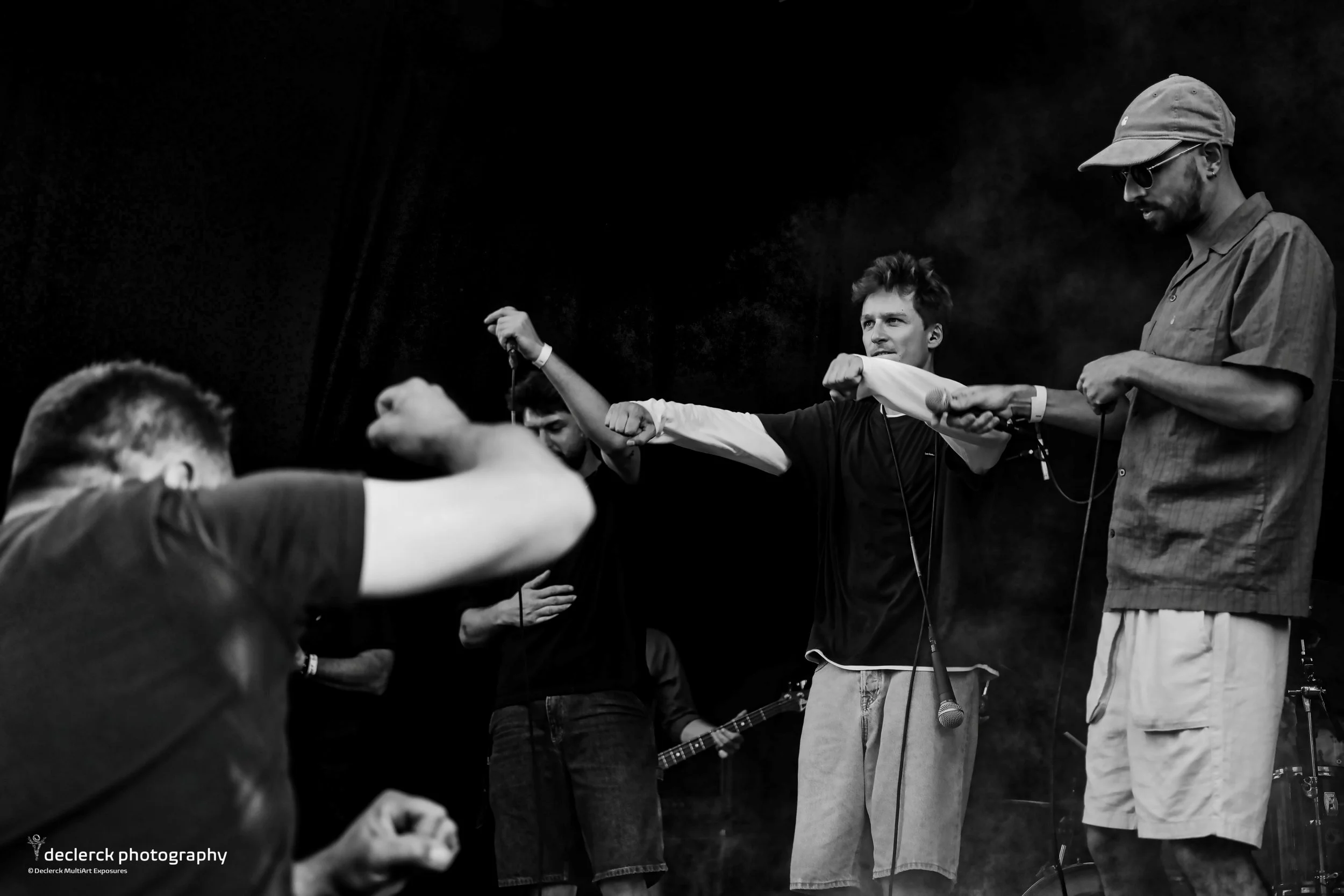 Pussy Juice ft Weireldverbeteroars @ Dreef Festival - Take #26.jpg