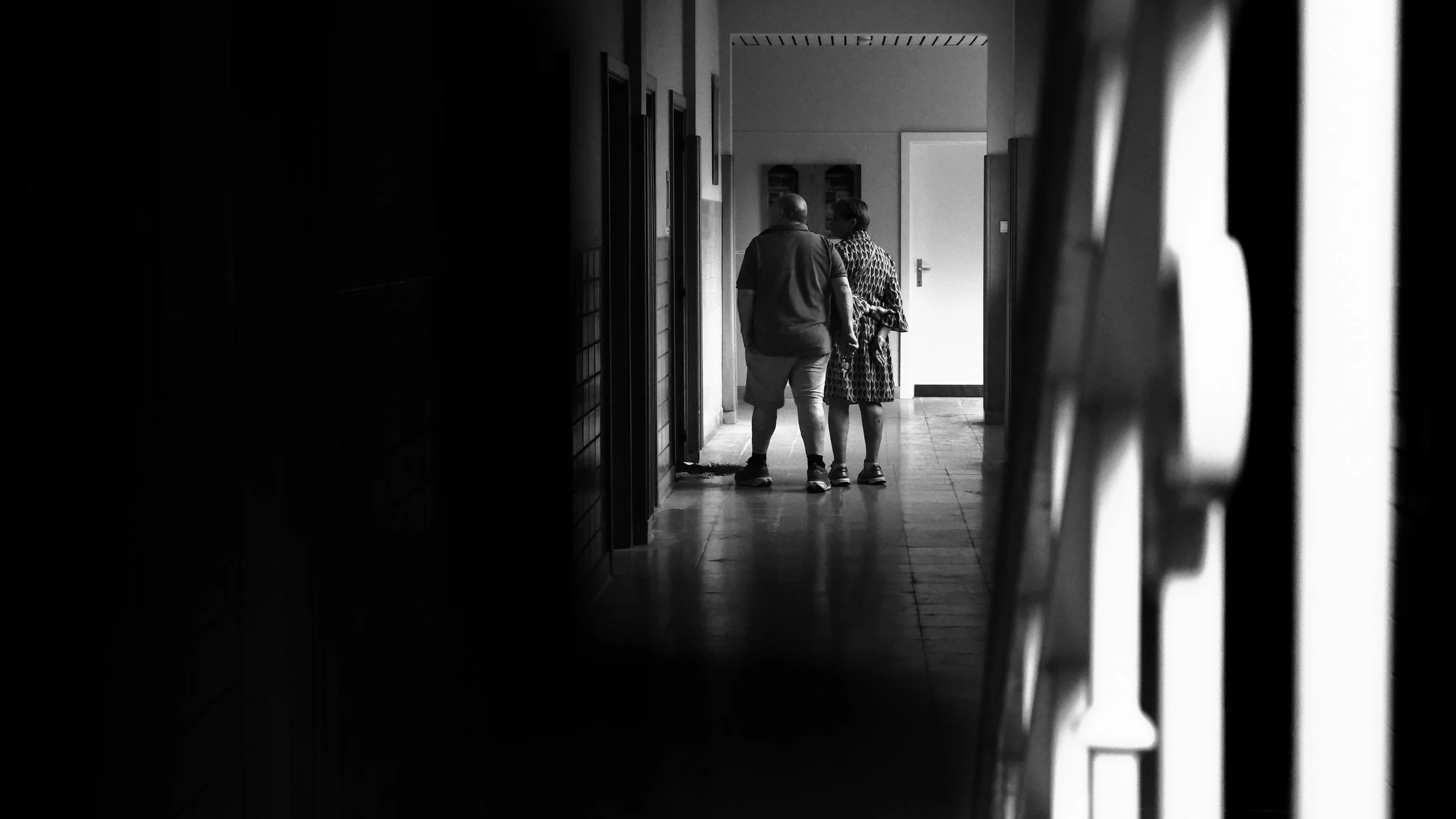 Down the Hallway - Tielt