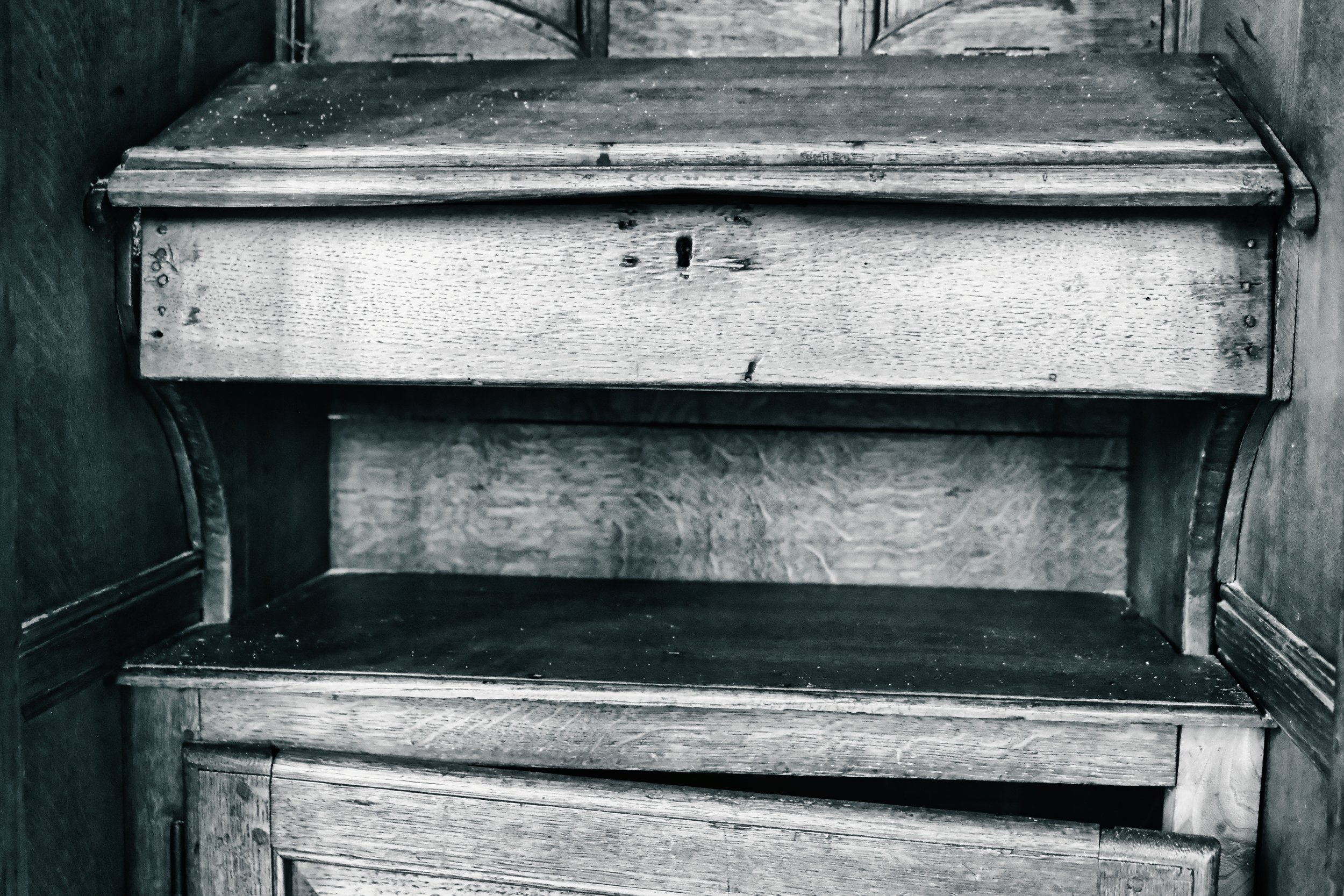 Priest's Desk - jan 2026 - Damme