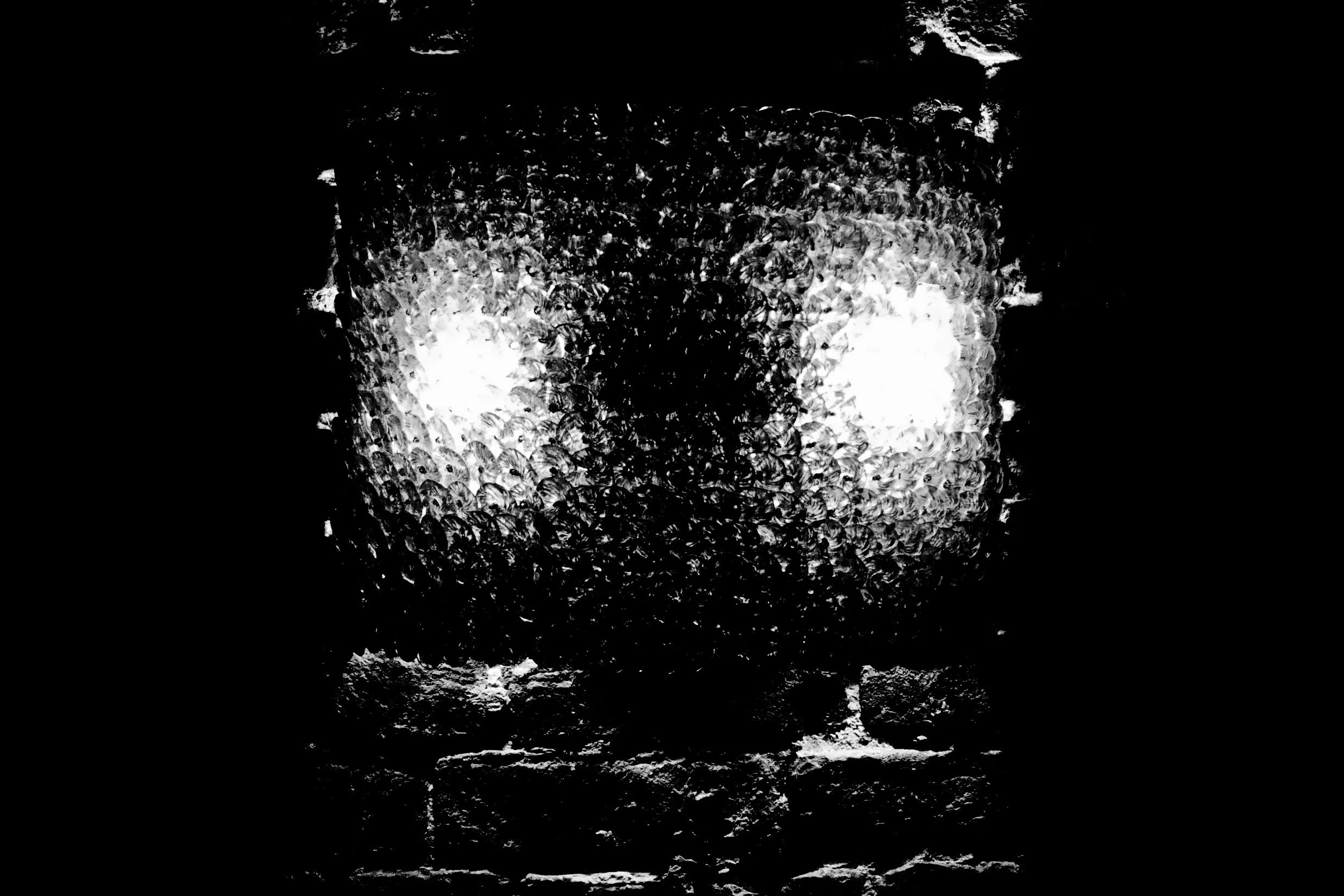 Two Lights behind a Glass Screen - Oudenaarde