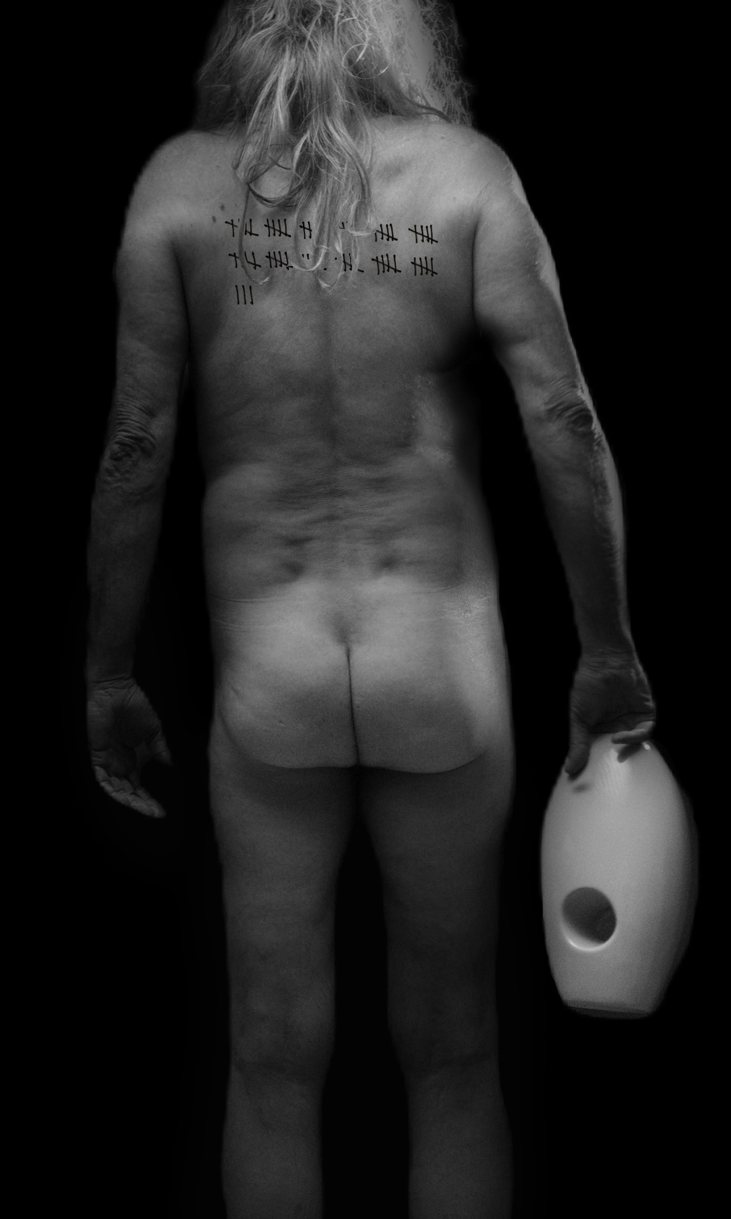 Back Autoportrait with Vase - Studio Dentergem