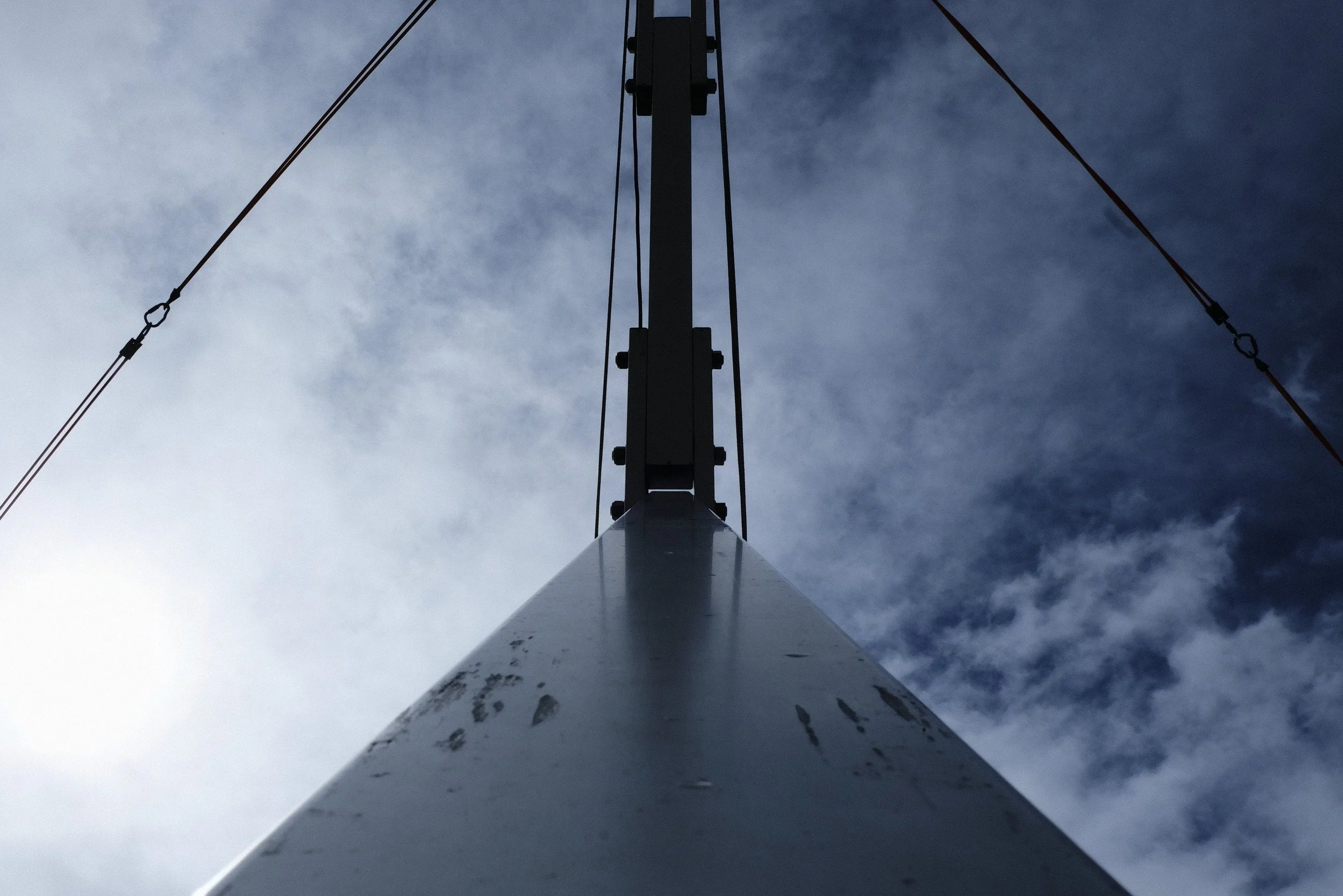 Metal Construction towards the Sky - apr 2025 - Diksmuide