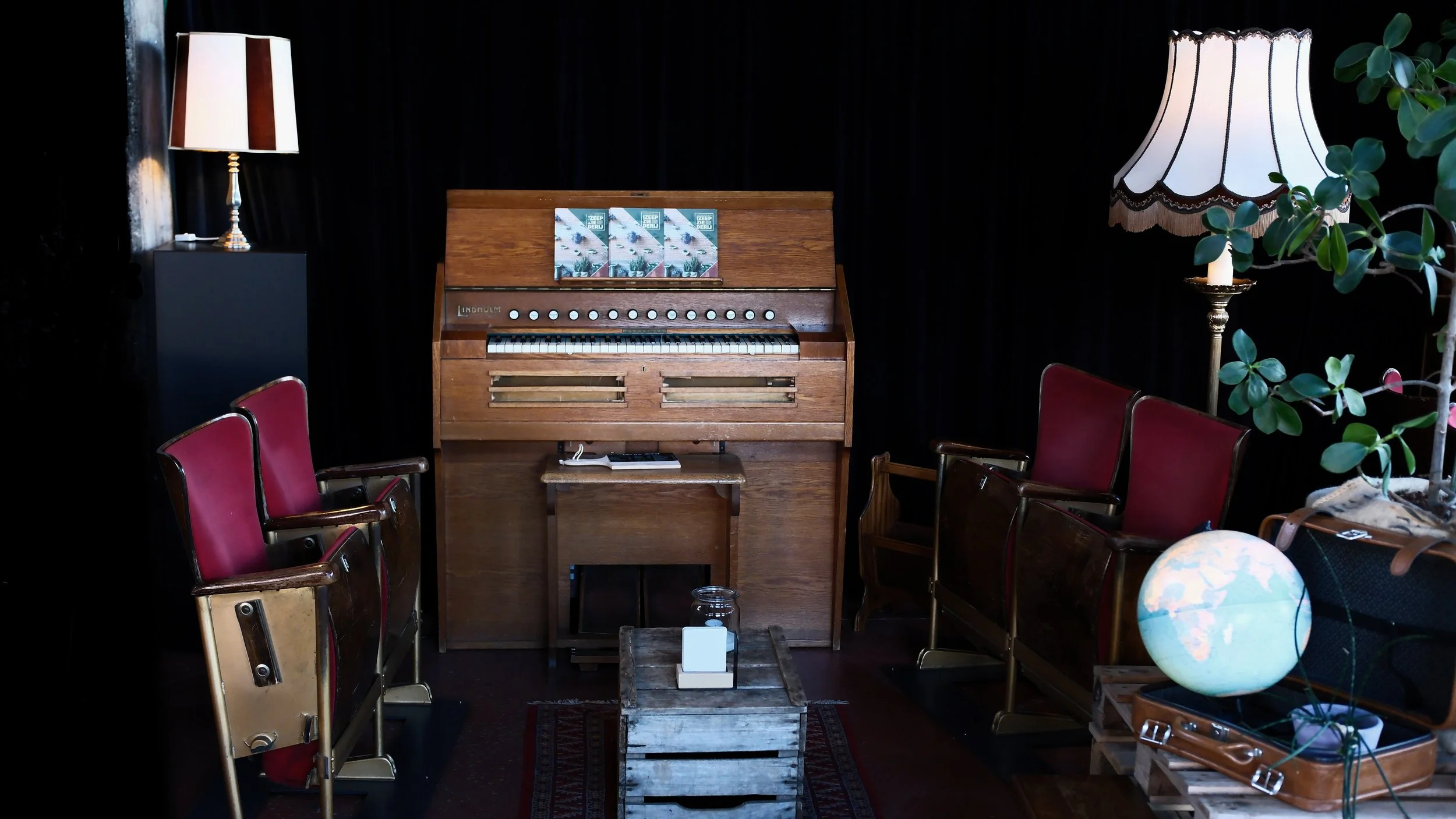 Interior with Organ - Bree