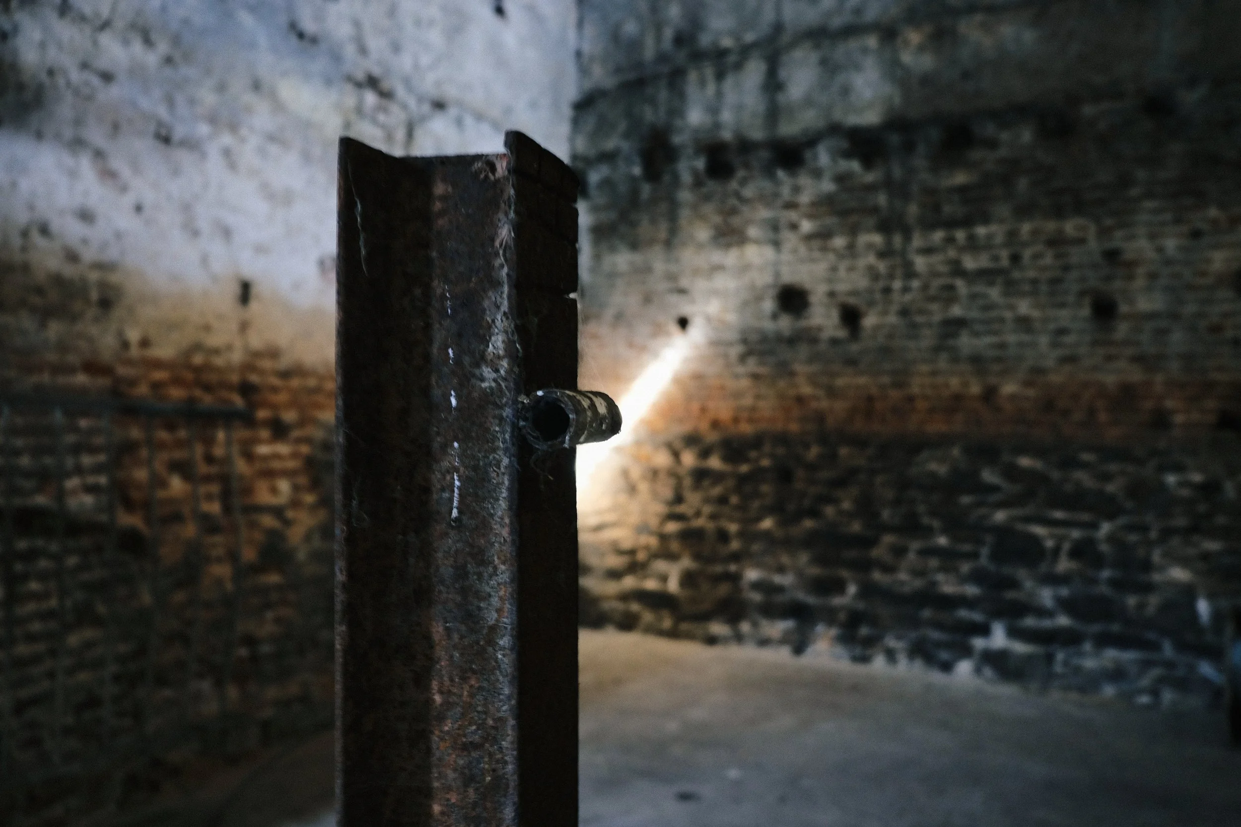 Pillar in the Barn - Sint-Denijs