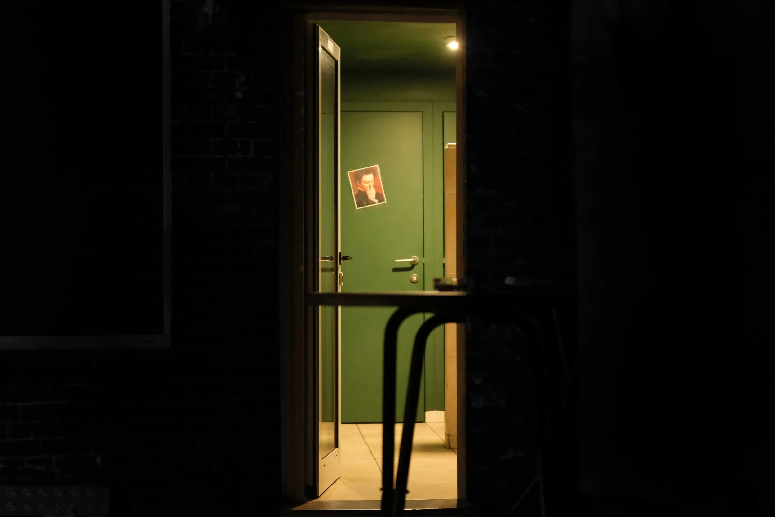 Please, don't do Coke in the Toilet - Tielt