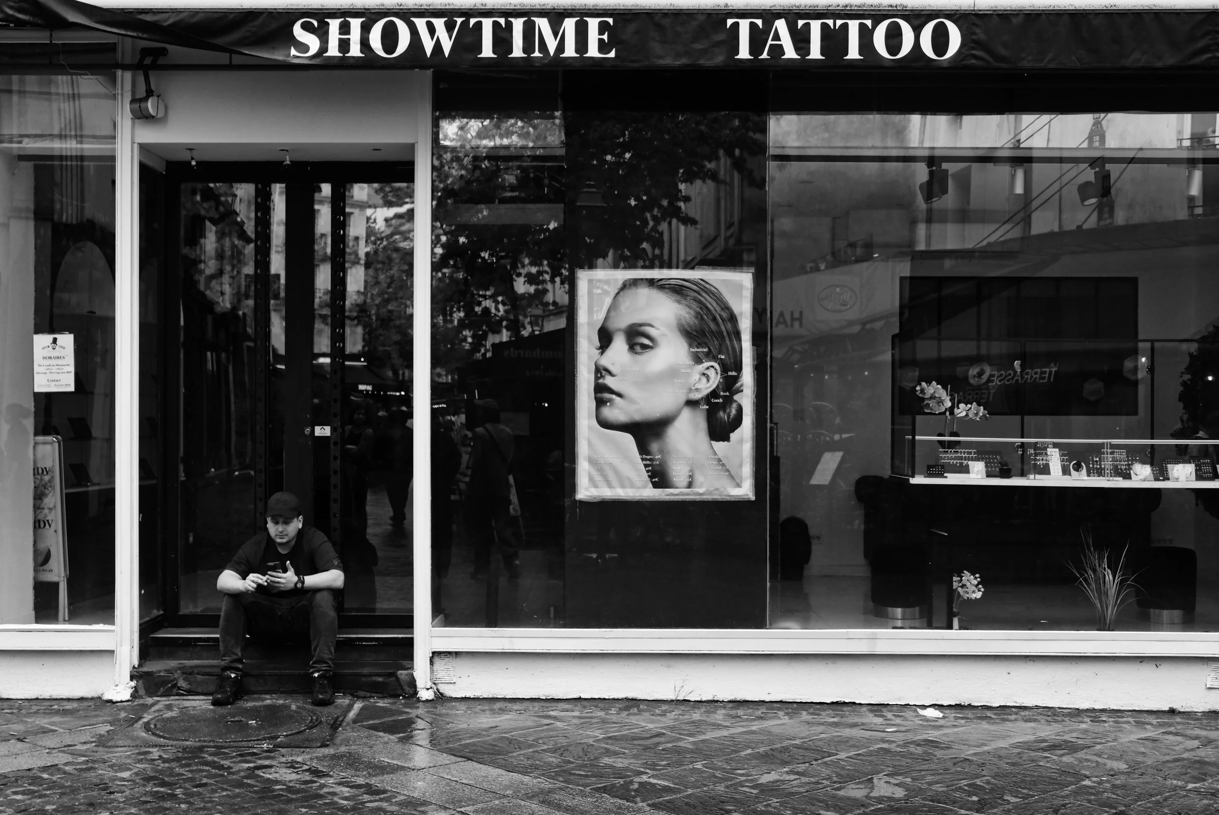 Show Time Tattoo - Paris