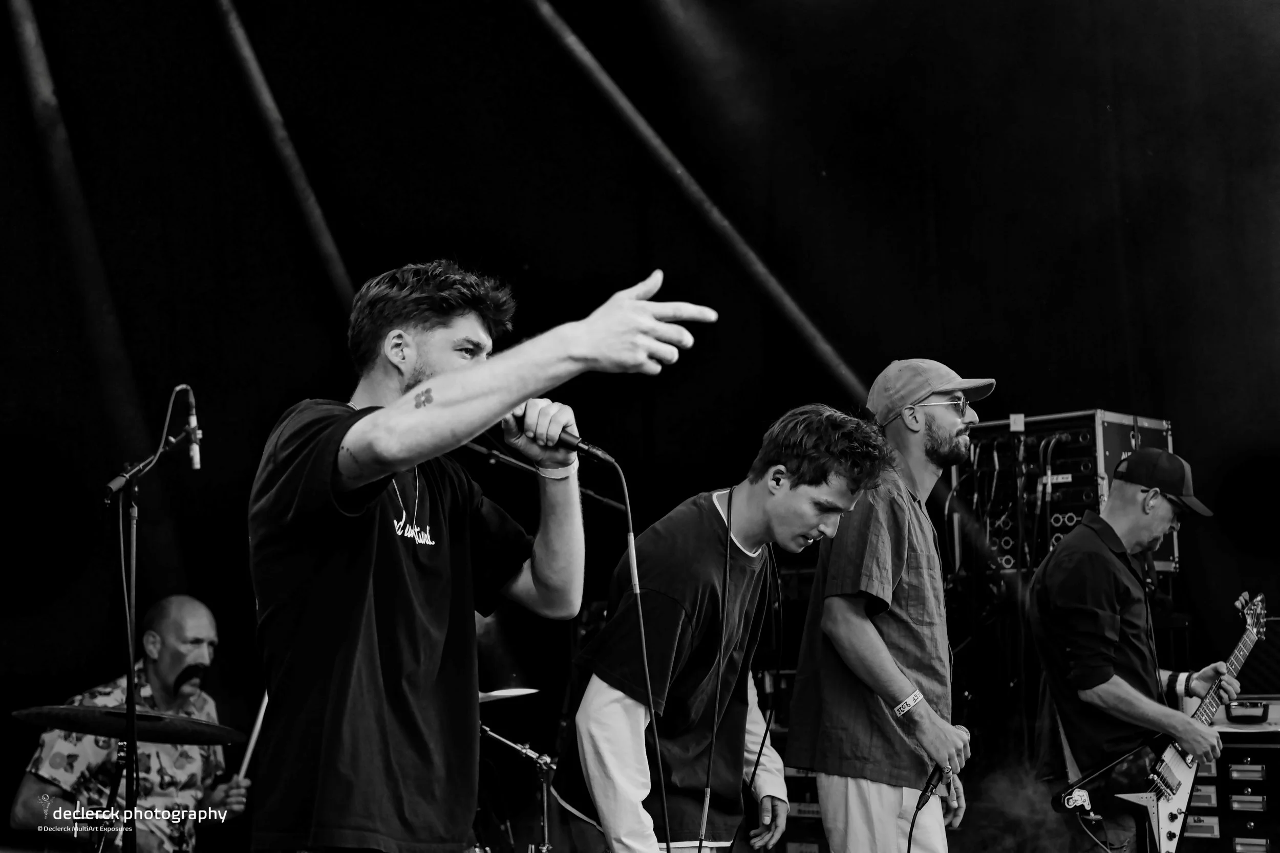 Pussy Juice ft Weireldverbeteroars @ Dreef Festival - Take #2.jpg