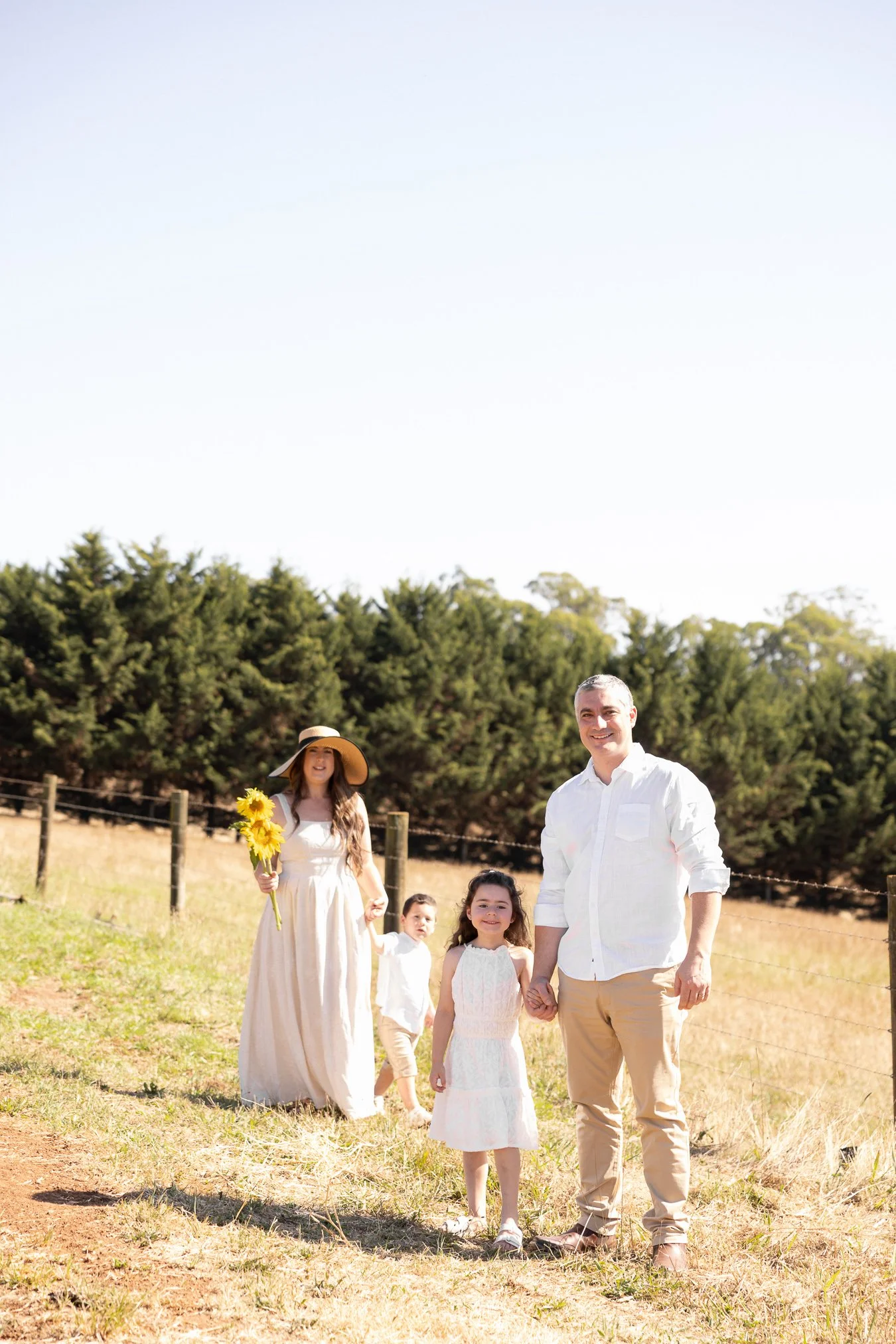 outdoor-family-photoshoot-melbourne.jpg