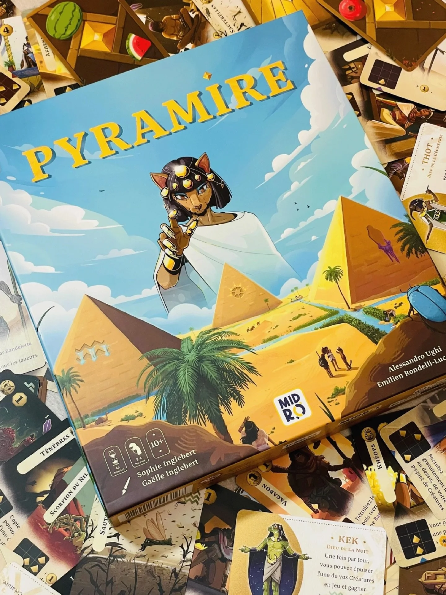 Pyramire, c&rsquo;est une aventure un peu folle n&eacute;e de la rencontre de quatre cerveaux (et beaucoup de passion). 🐪 

Tout commence avec Alessandro, l&rsquo;auteur du jeu, bien d&eacute;cid&eacute; &agrave; transformer son id&eacute;e en r&eac