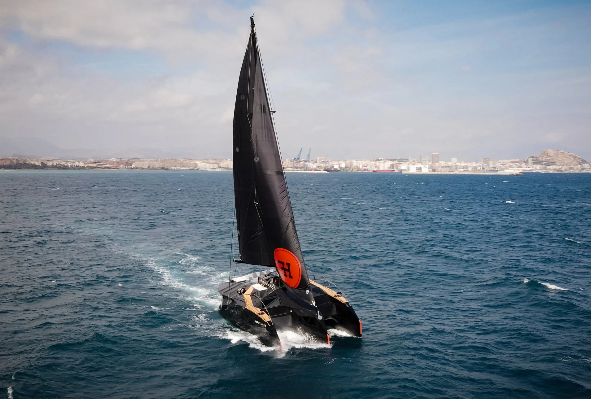 Hainstaiger X1 | 7 guests | 4 cabins | 22m