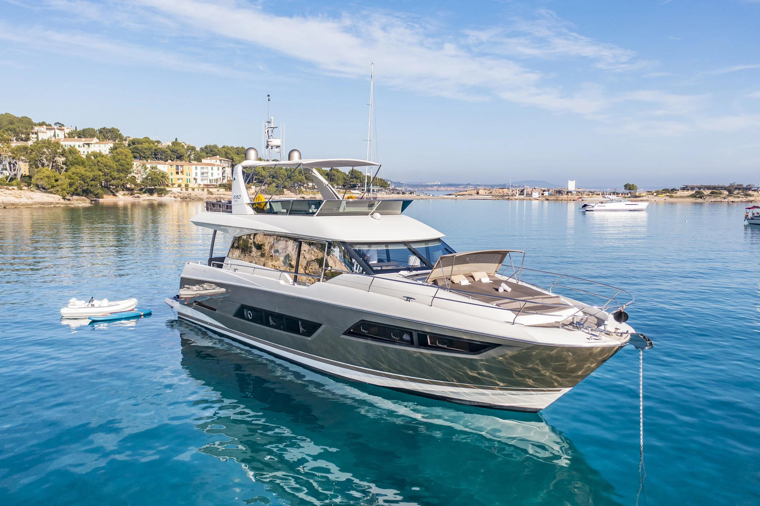 Blue M | 8/12 guests | 4 cabins | 21m