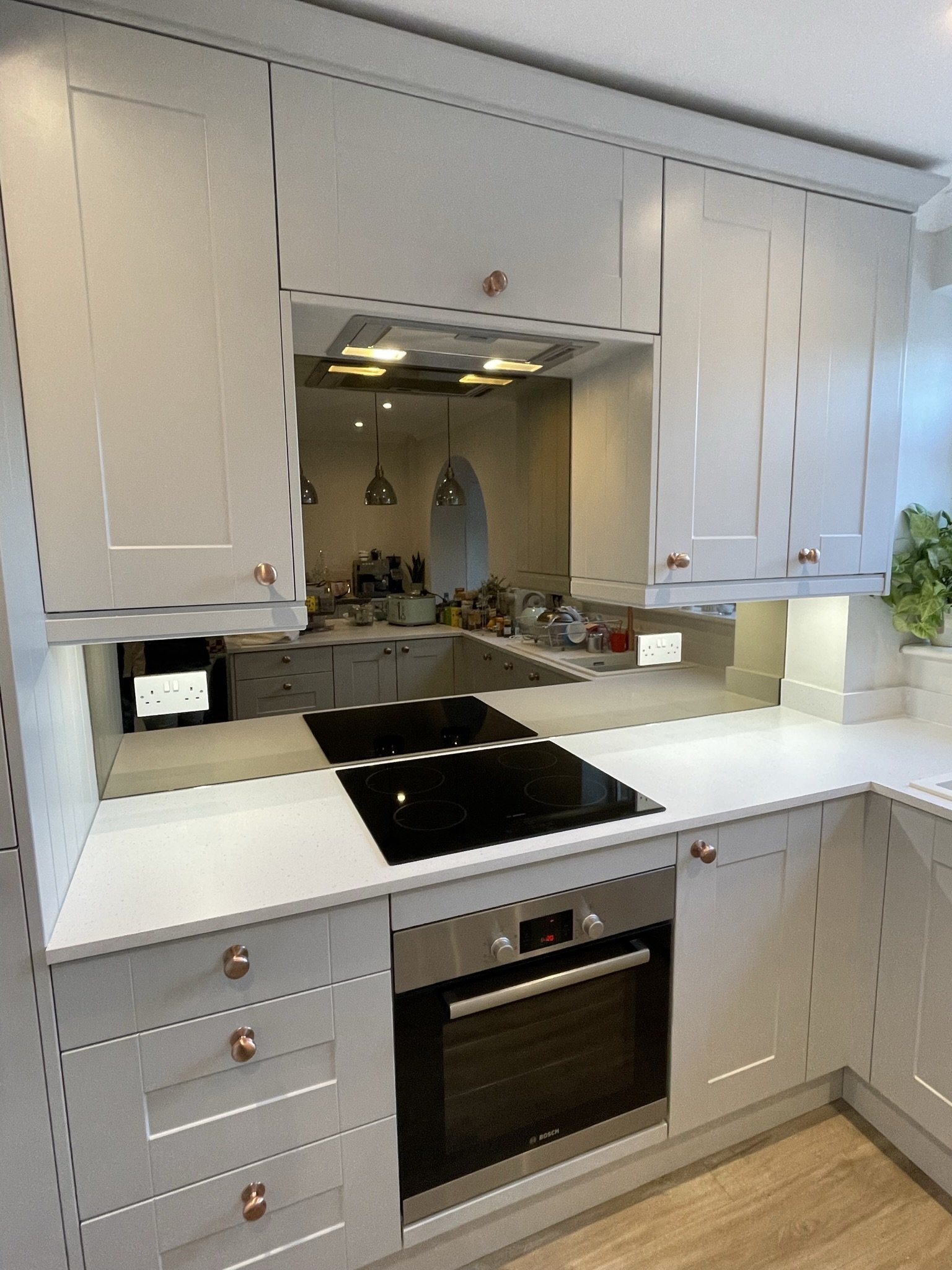 toughened-mirror-kitchen-splashback-cream-shaker-cabinets-surrey.jpg.JPEG