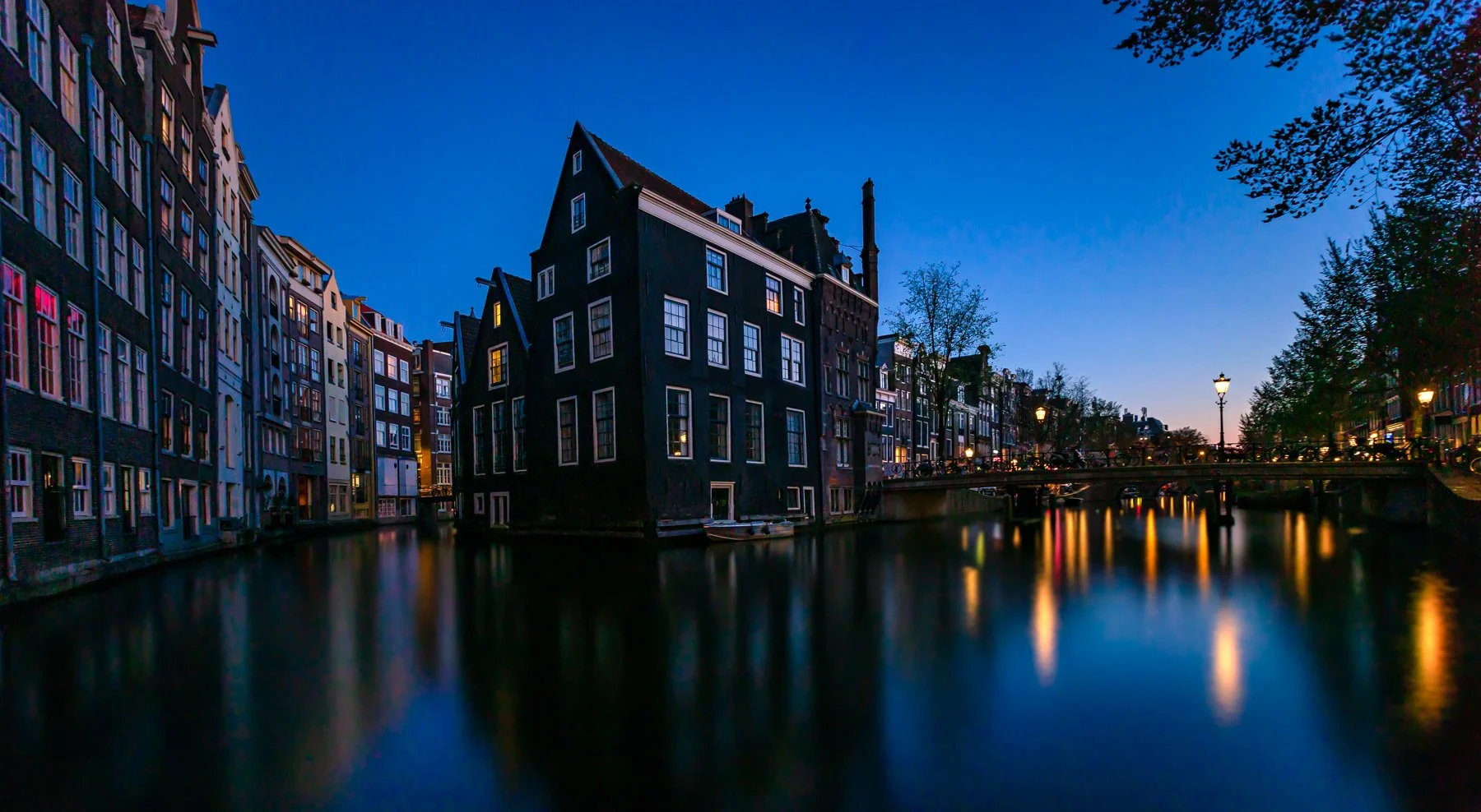Amsterdam Canals_LR-2.jpg
