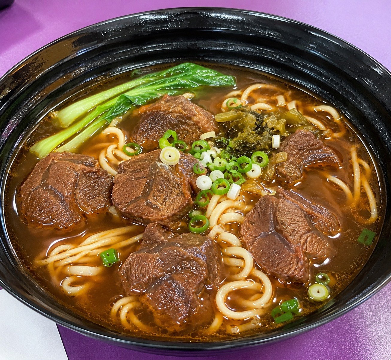 紅燒牛肉麵 Beef Noodles