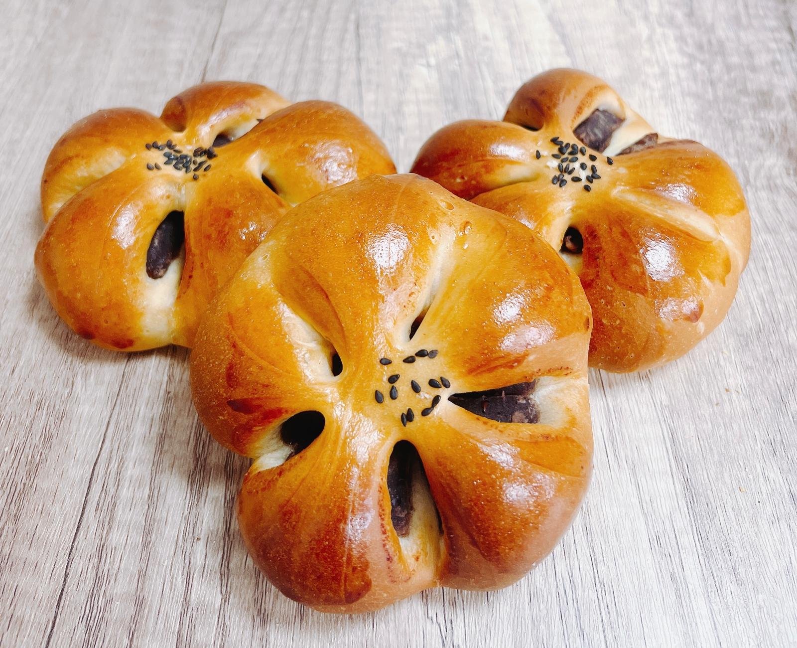 紅豆麵包 Red Bean Bun