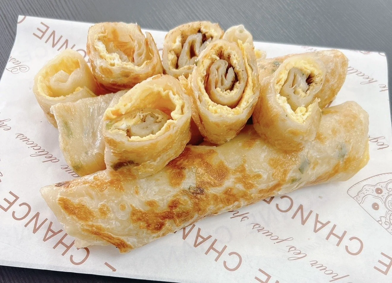 蔥油餅加蛋  Scallion with egg pancakes