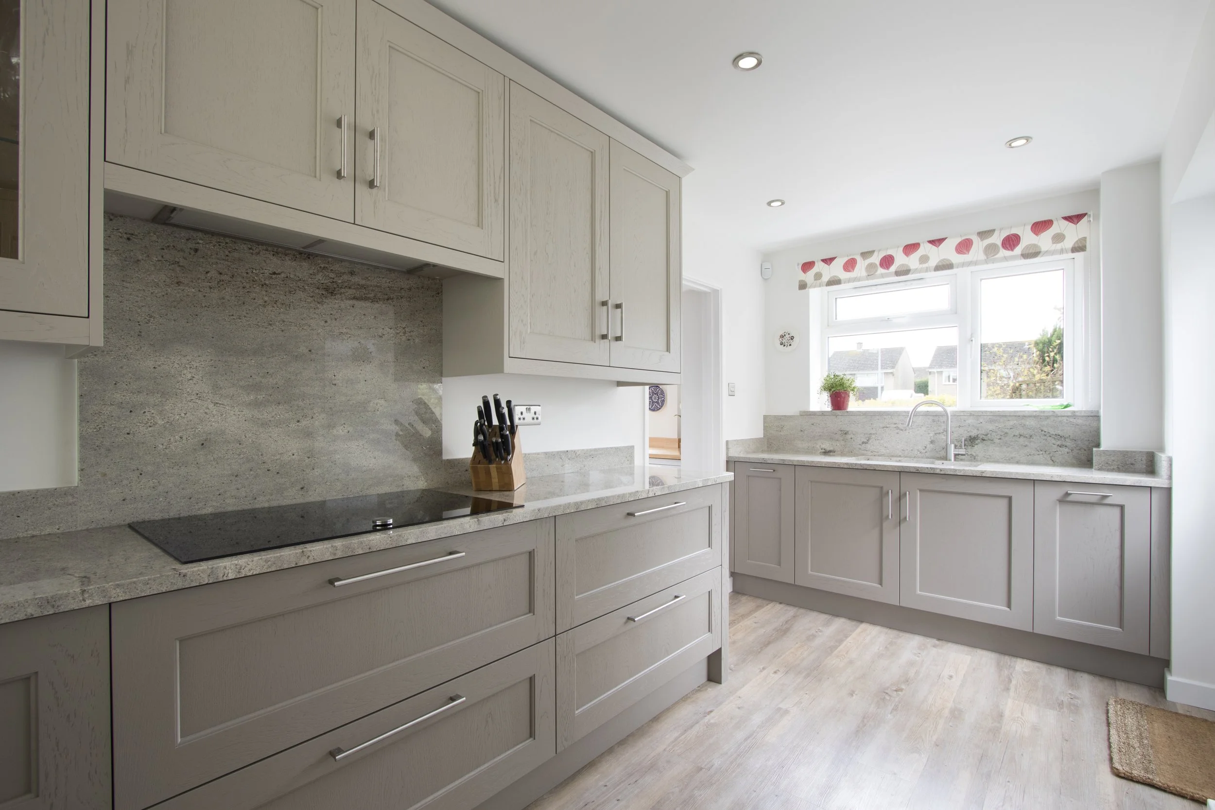 Copy of Windsor Painted Oak - Cotswold Stone - Hob & Sink Run.jpg