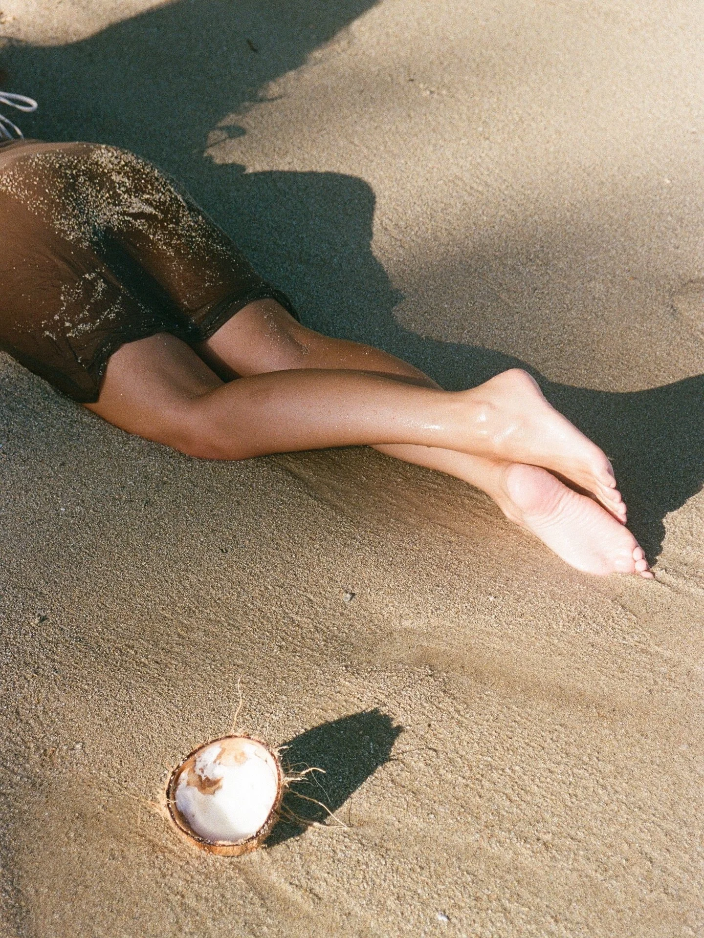 Rollin around in the sand with @skyelacolette and @michaelarabinov