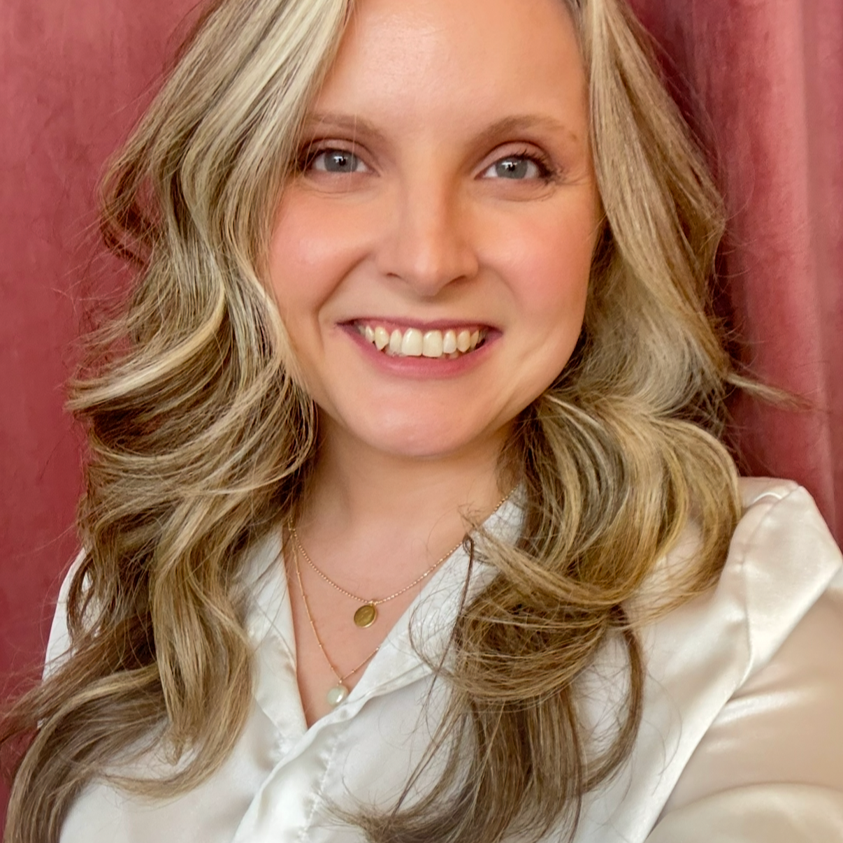 Image of master stylist with blonde hair