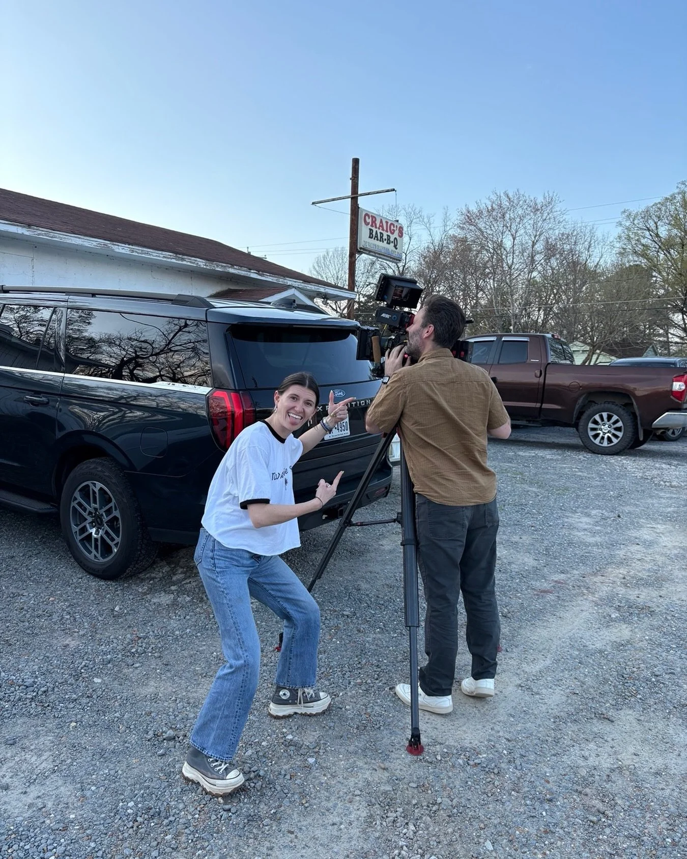 Ms @anniebhayes and Mr @circle_city_cinema on location, giving Craig&rsquo;s BBQ the @truesouthtv treatment.