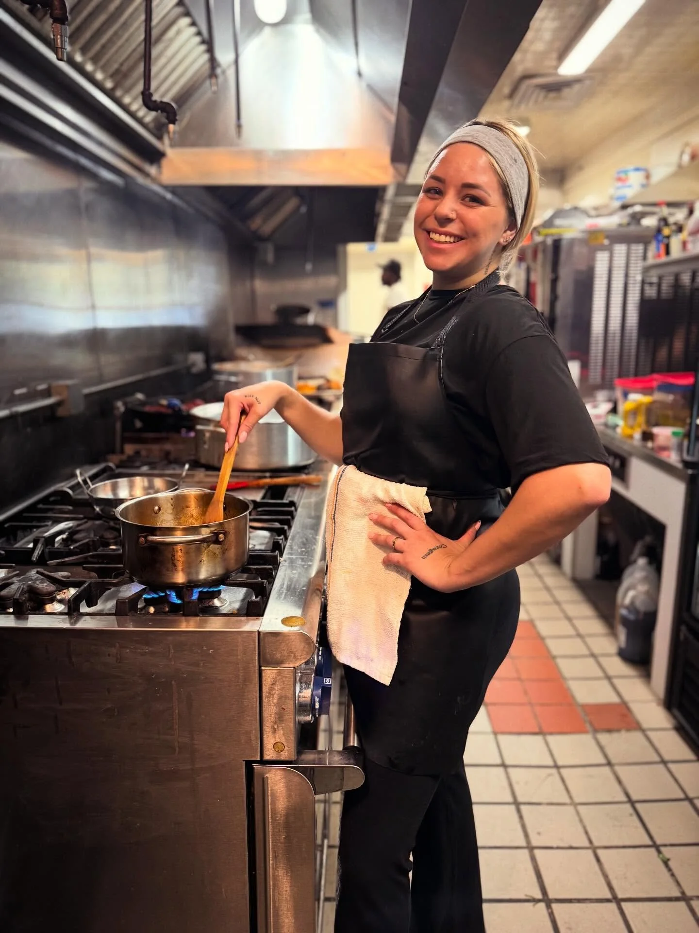 🇧🇷🔥 The crew is cookin&rsquo; up a whole vibe tonight for our Brazilian Night&rsquo;s Chef&rsquo;s Table &mdash; and baby, you can smell the saudade from here! Our team&rsquo;s bringing the heat (and the flavor) straight from their homeland of Bra