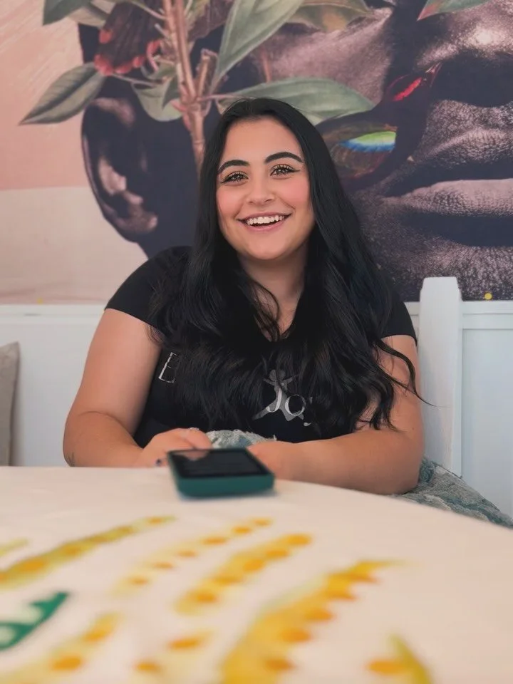 🇧🇷✨ Conhe&ccedil;a Alana &mdash; o cora&ccedil;&atilde;o por tr&aacute;s do Noite Brasileira | Chef&rsquo;s Table de hoje no Black Joy Kitchen! Ela est&aacute; trazendo o sabor do Brasil &agrave; sua mesa a partir das 18h em ponto, compartilhando r