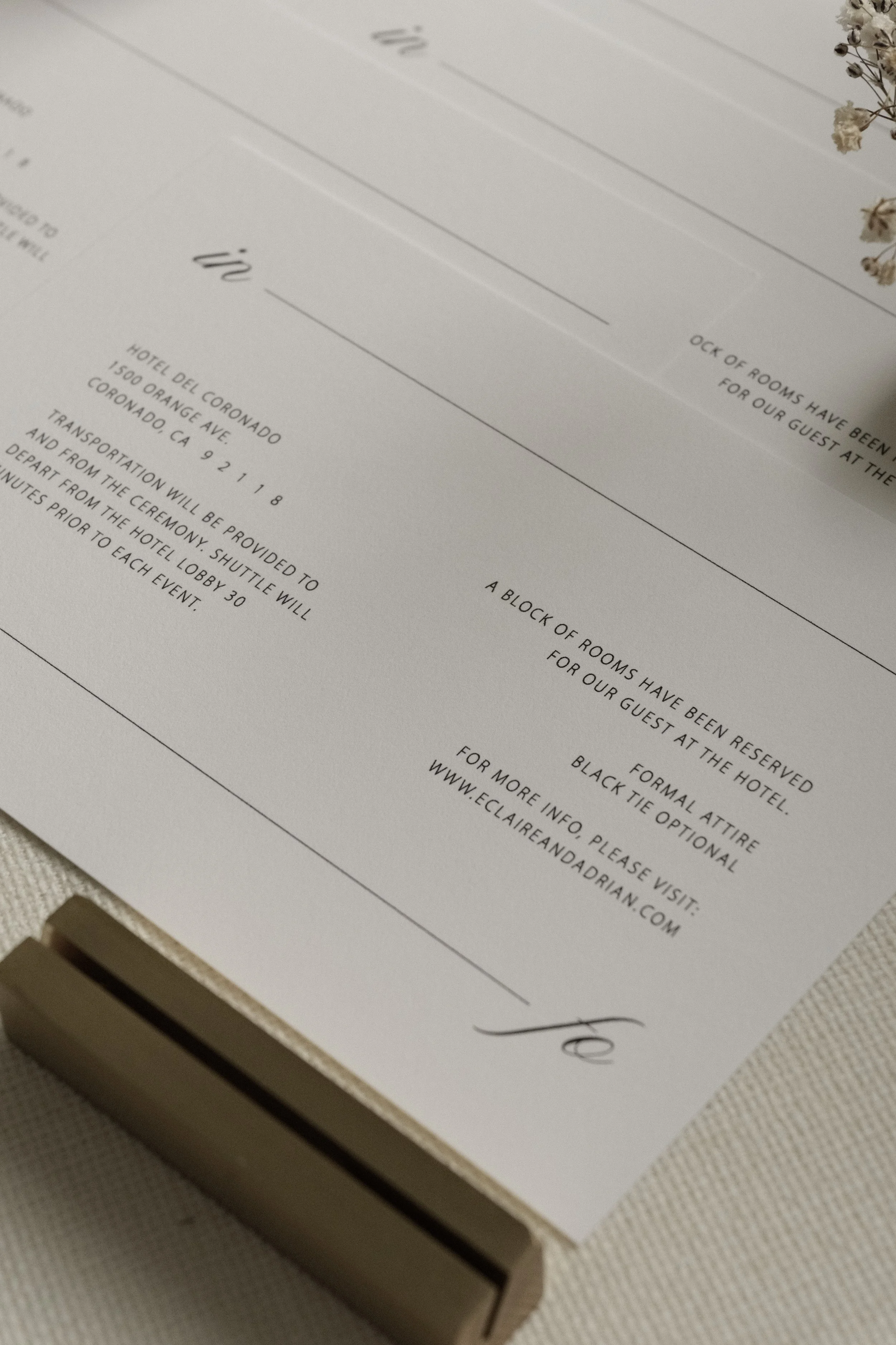 classic-modern-wedding-details-card