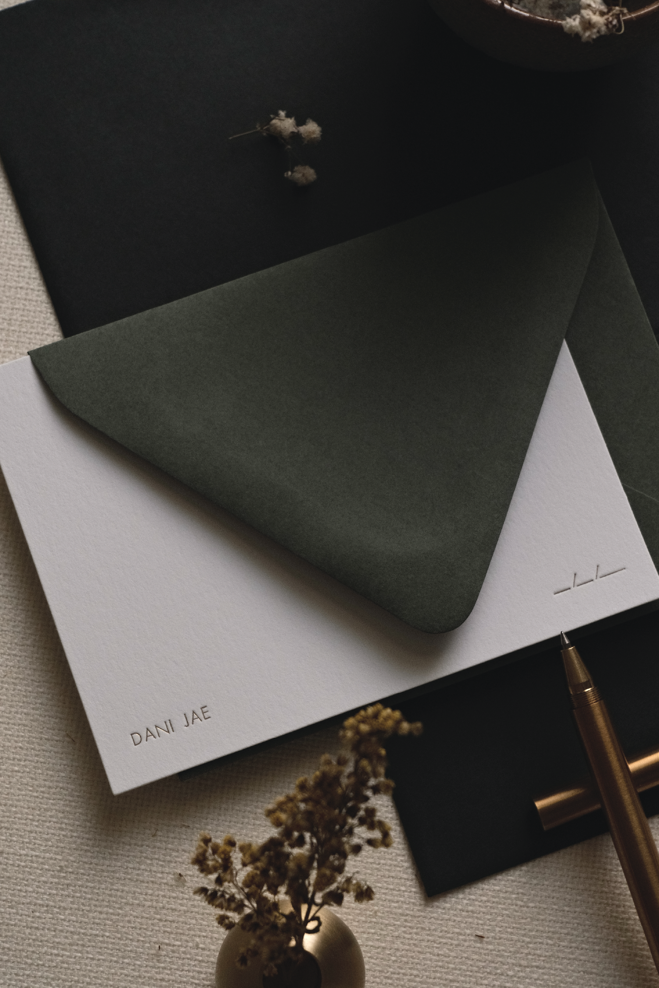 Modern+personalized+stationery.png