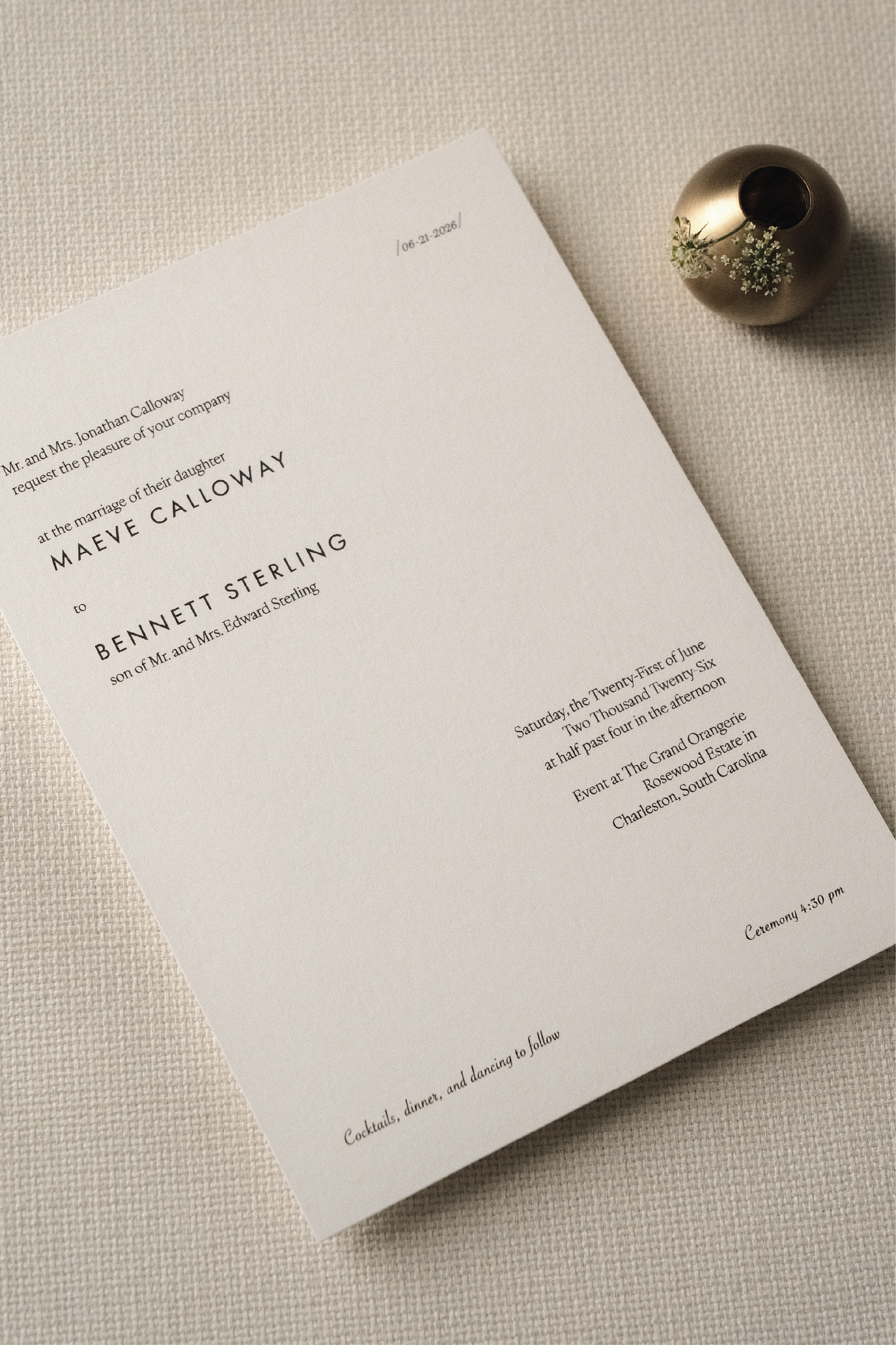 Minimal modern wedding invitation card.png