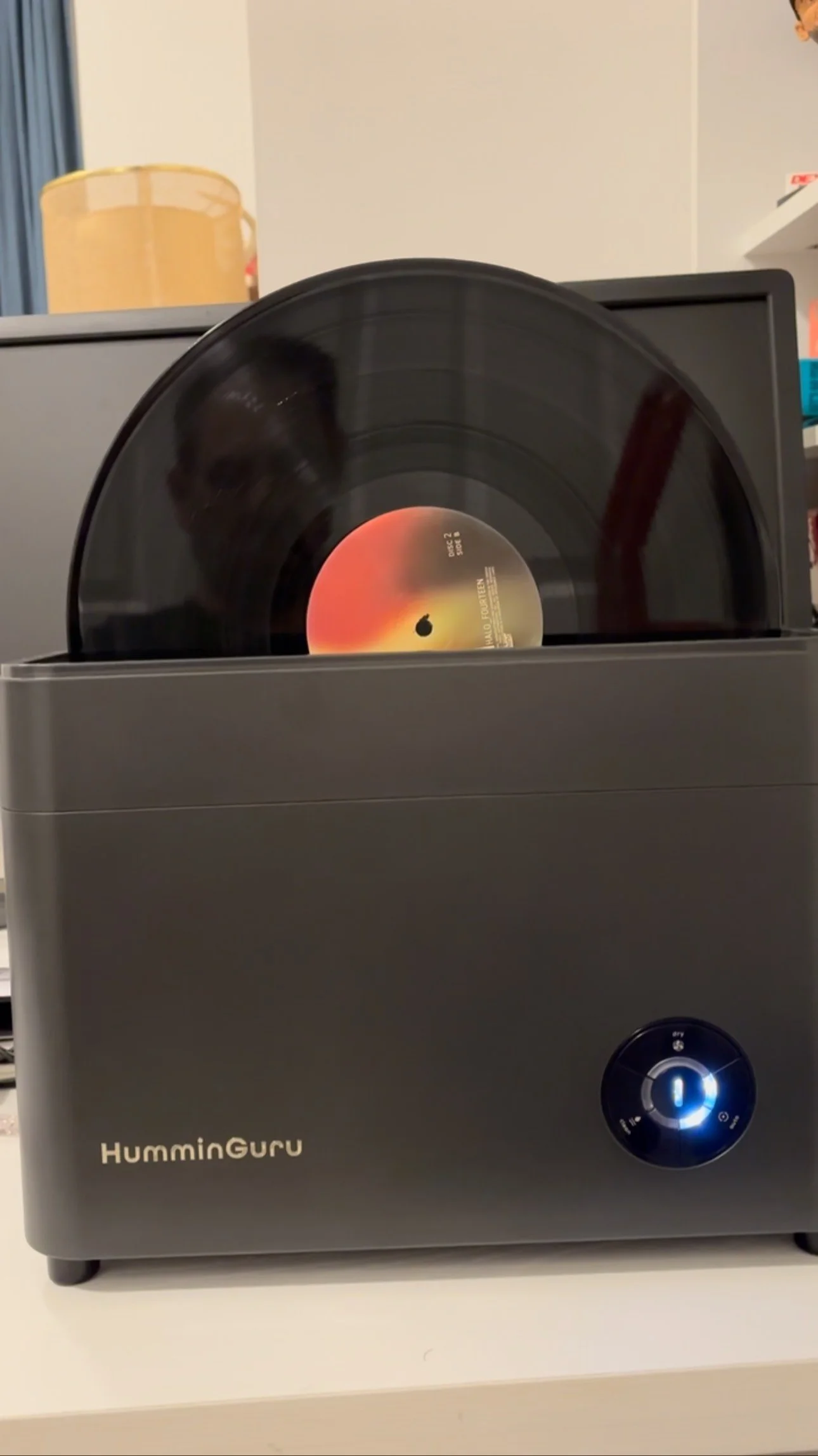 Mesmerized by new toy #humminguruvinylrecordcleaner