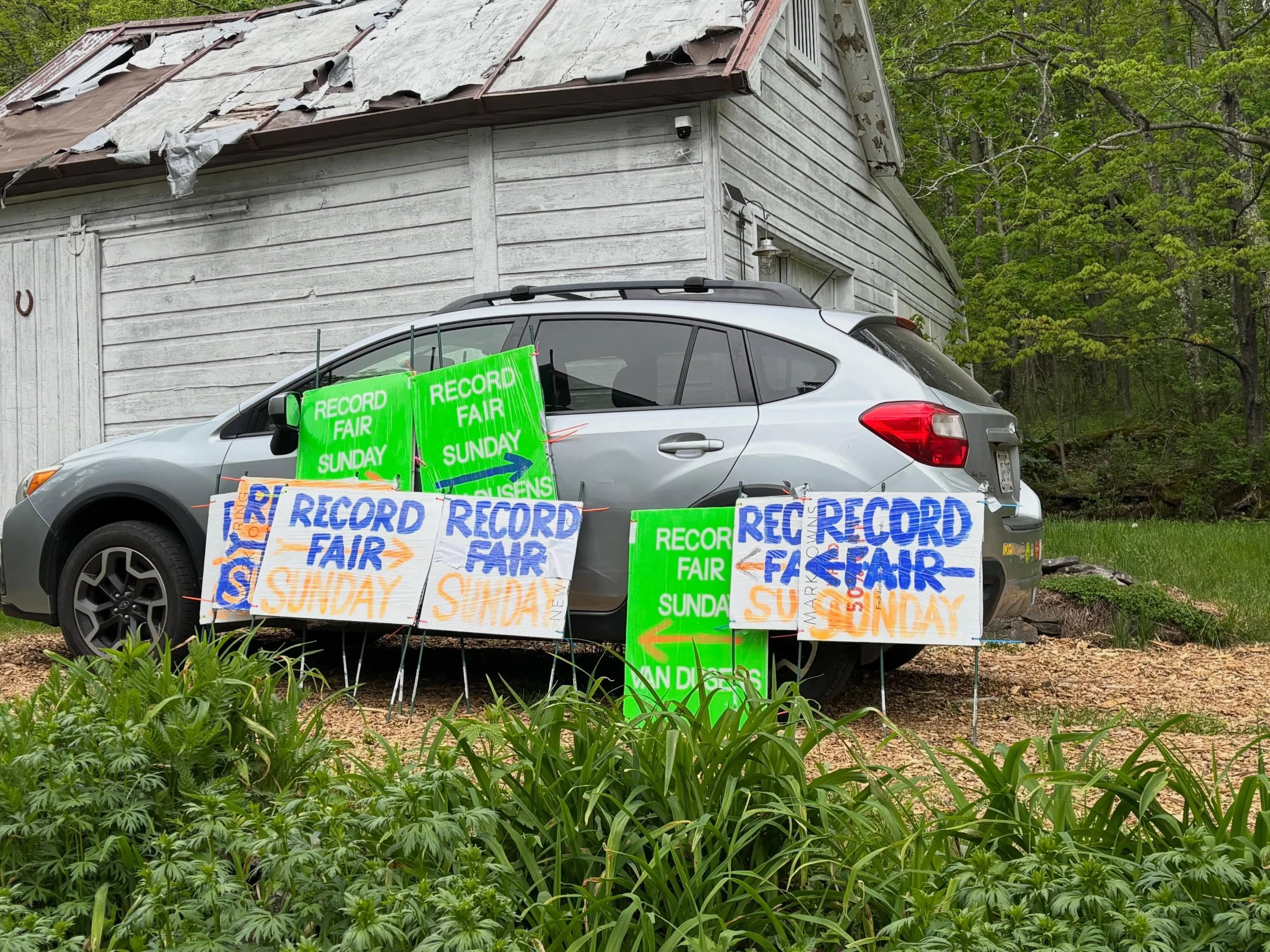 Follow the signs to Van Dusen&rsquo;s this Sunday (see map - 10 minutes from Hunter Mountain). Looks like rain so we will be inside where you can get beer, wine and coffee (plus some munchies). #hudsonvalleyvinyl #recordfair #catskillsmountains