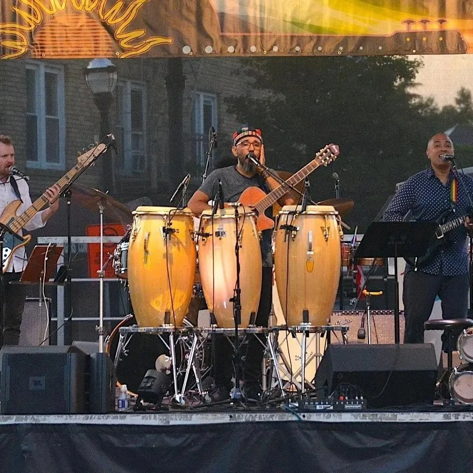 Carlos Frias & Circulo Social