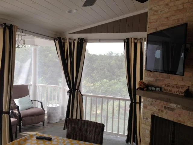 3AaE3aGvGNnC-white-curtains.jpg