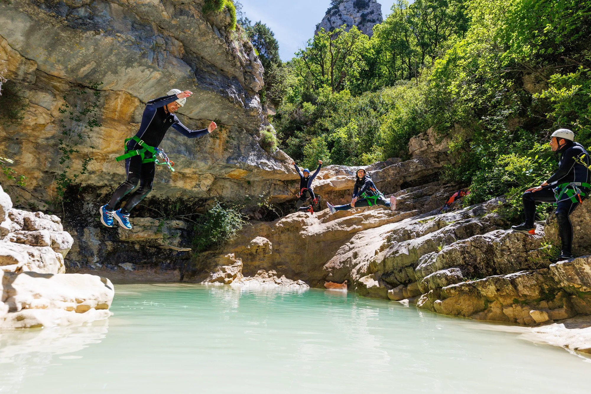 Saut dans un canyon des Gorges du Verdon