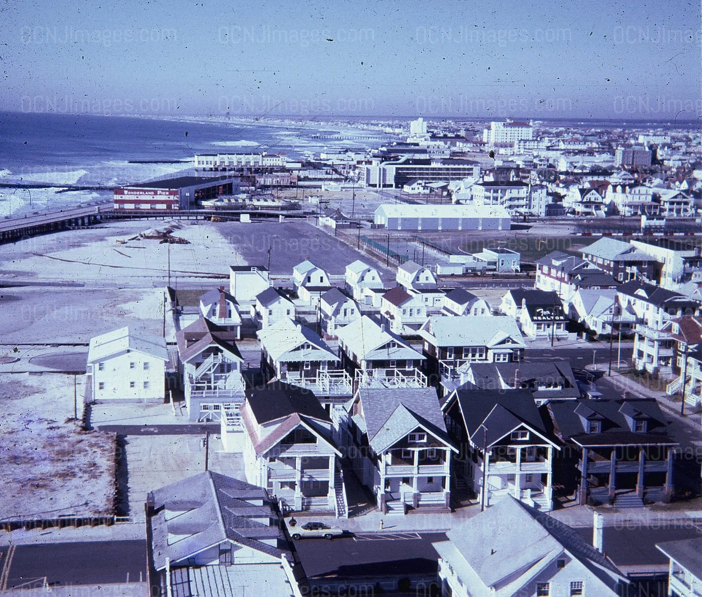 R1-01708-0009.jpg