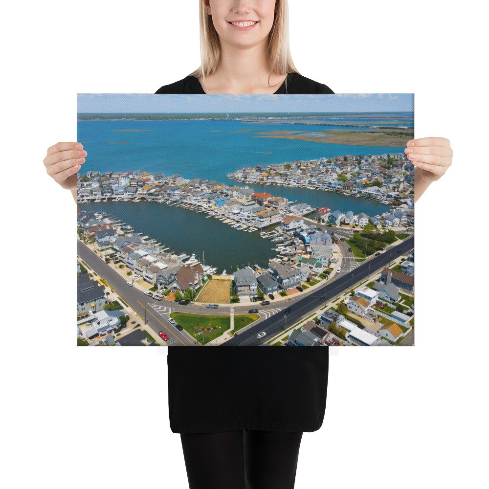 canvas-(in)-18x24-person-67c4c395e0bf6.jpg