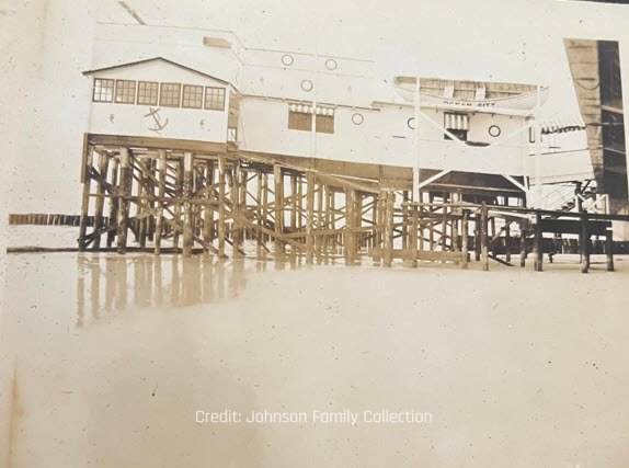 1944 10th Street North Side