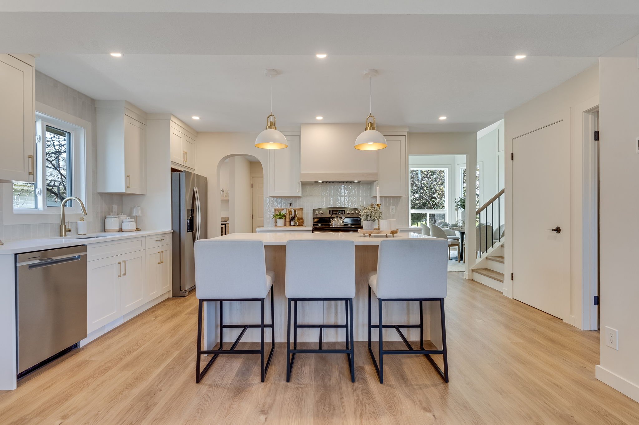 kitchen family view.jpg