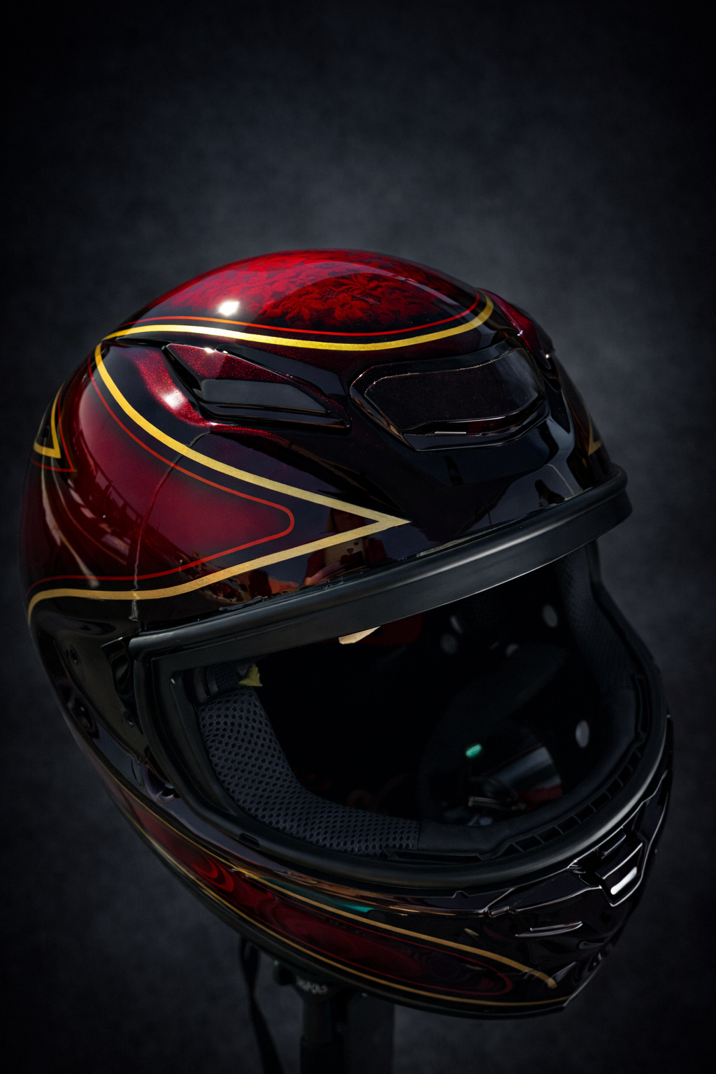 red helmet.png