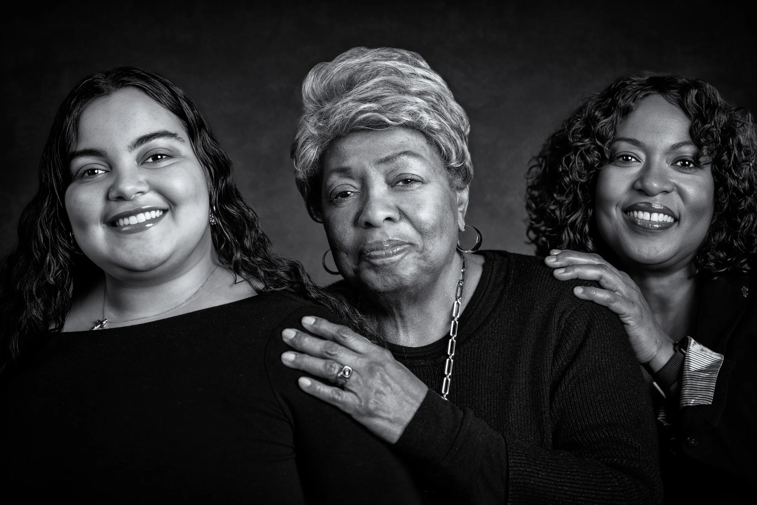 Kim and Family - 12-21-24-8422.jpg