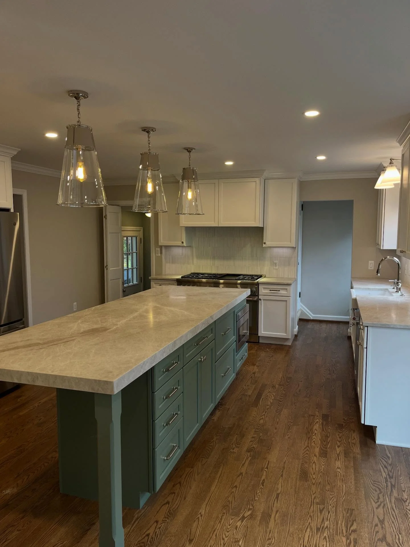 We would like to wish all of our customers and friends a Happy Thanksgiving 🦃 We are truly grateful to have the privilege of working on your houses. Thanks to each and everyone of you! Here&rsquo;s a beautiful Grosse Pointe Park kitchen remodel we f