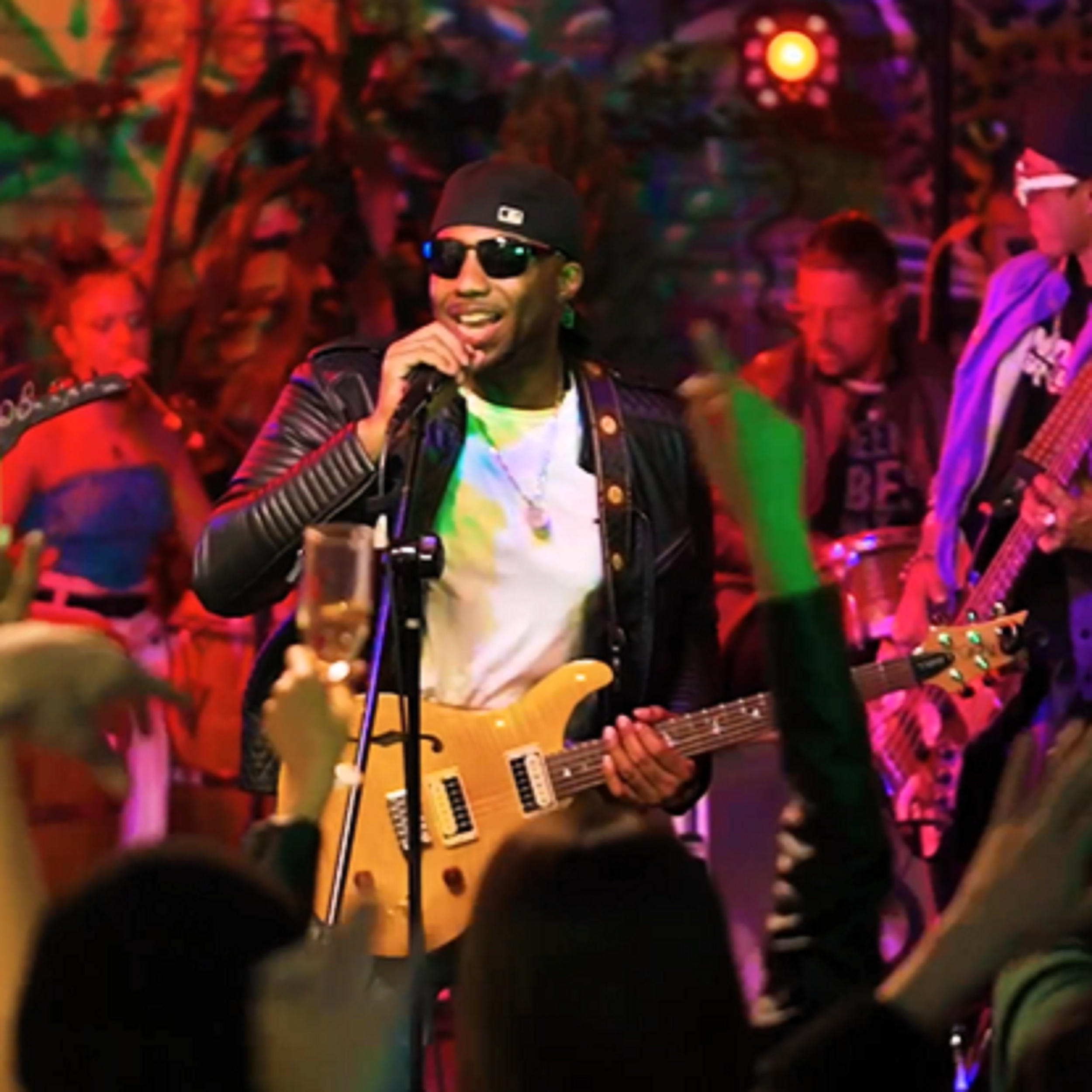 Music Video: Javi Carabalí Drops Visuals for ‘Corazón Espinado’