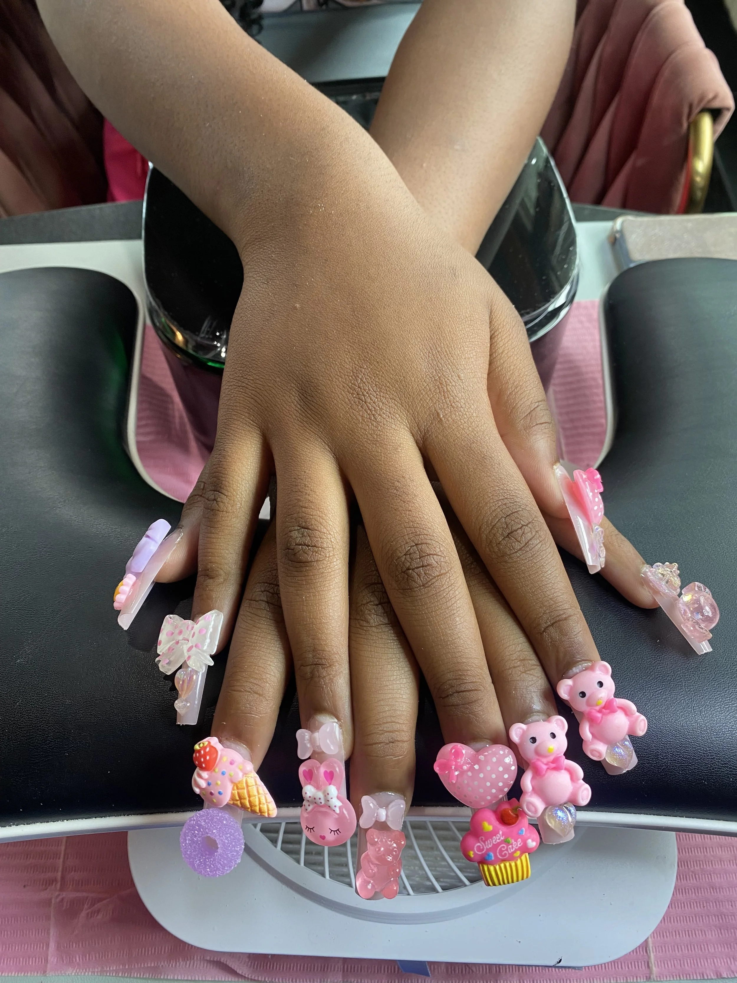 PRESS-ON NAILS INSTALLATION 