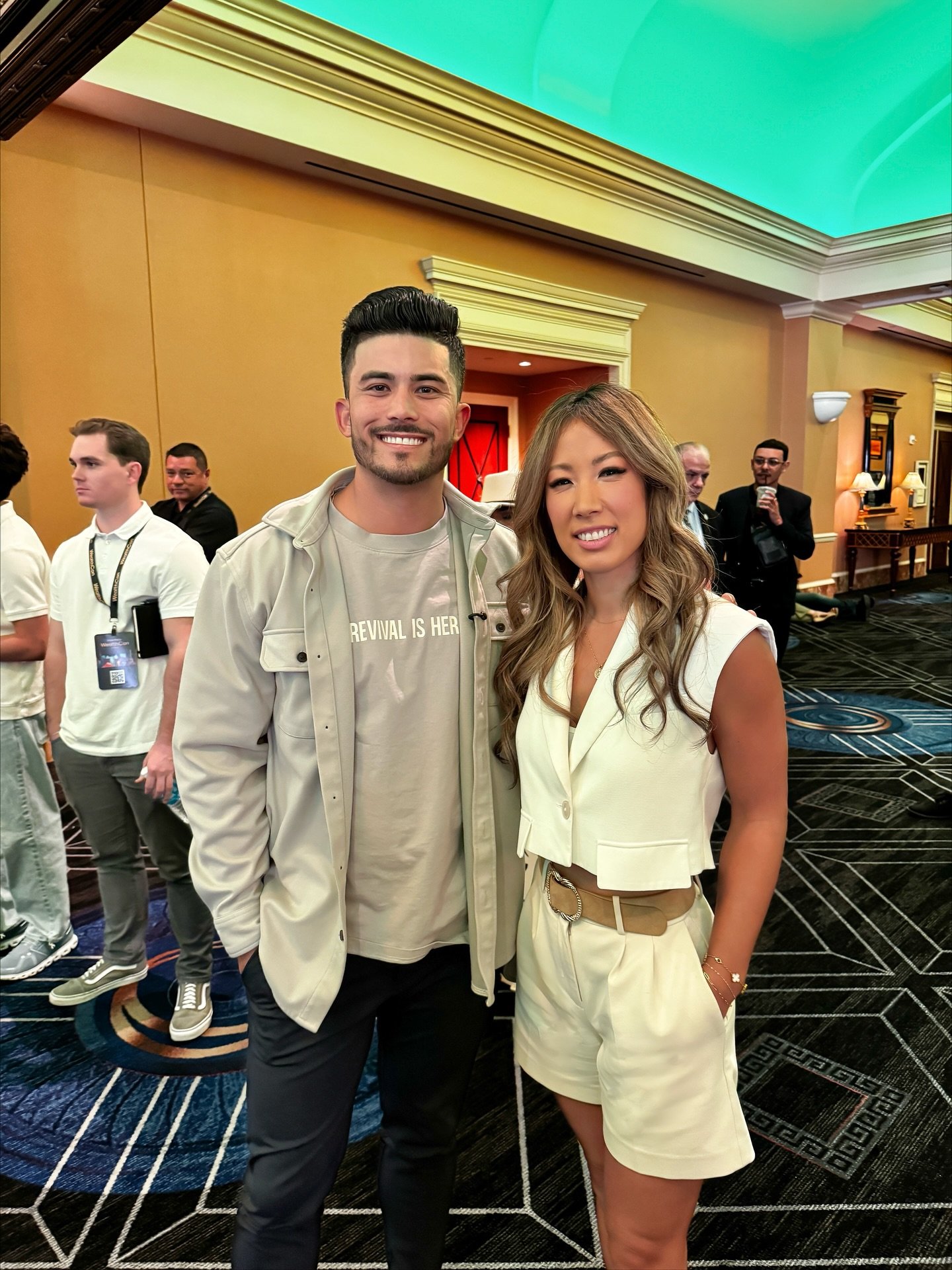 First time in Vegas in 4 years. Walking the same streets in the same body but a completely different person living a completely different life after years of feeling stagnant. Left my marriage, corporate job, built a new business and life for my fami