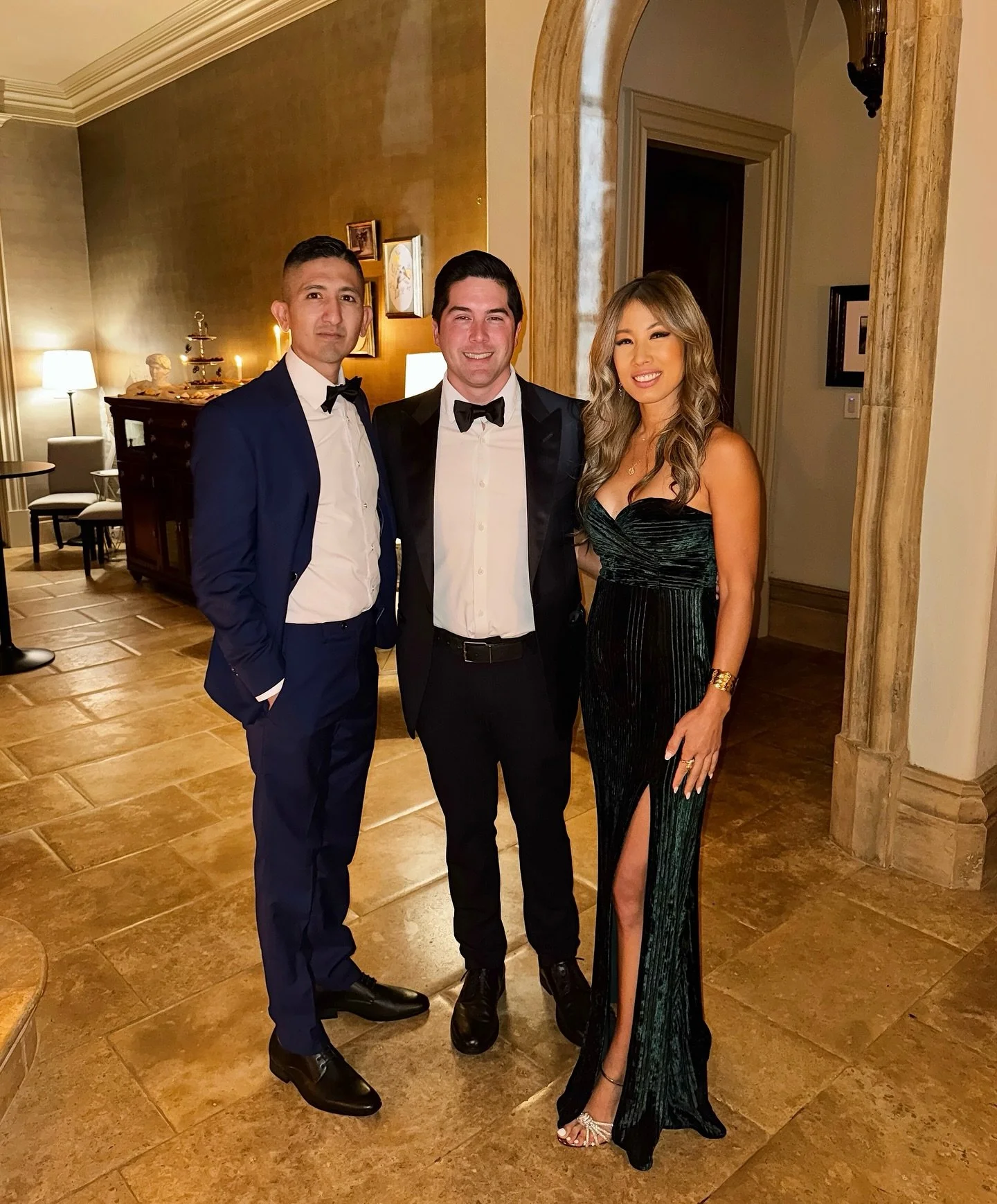 Mansion masquerades, elevated conversations, big dreams, and aligned synergy with big visionaries. Circle of influence is everything. Grateful and excited for what&rsquo;s to come ✨