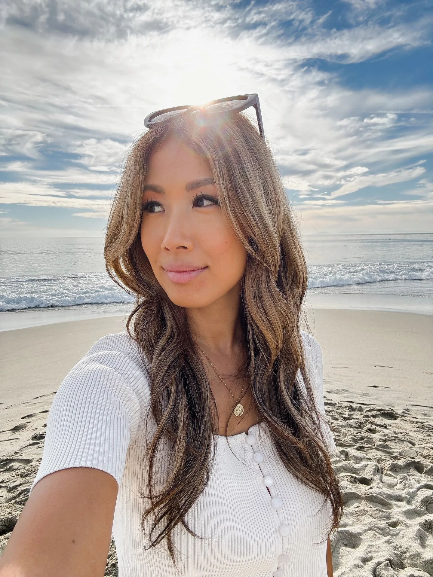 The key to happiness is filling your life with all the things that light you up. Beach days, laughing with great people, delicious food, hobbies, home cooked meals with friends, traveling to speak across the country to inspire, working on things you 