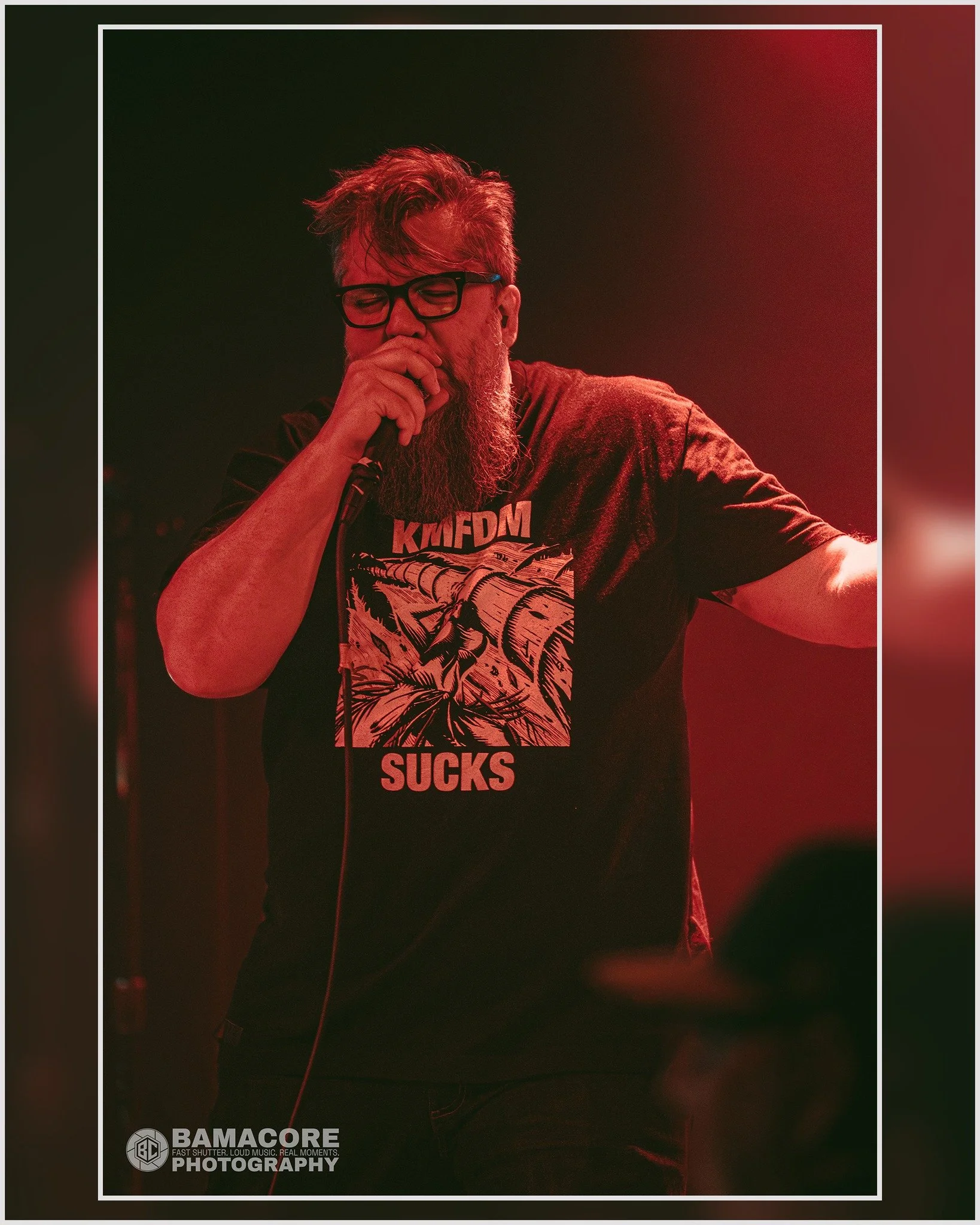 Dark, heavy, locked-in&mdash;slow-burn grooves, thick low end, and a bunker-level vibe. Part of the locals-only year-end bash, they set the room in motion and never broke the spell.

🎸 @bhm_droves &ndash; December 30, 2025
📍 @saturnbham &ndash; Bir