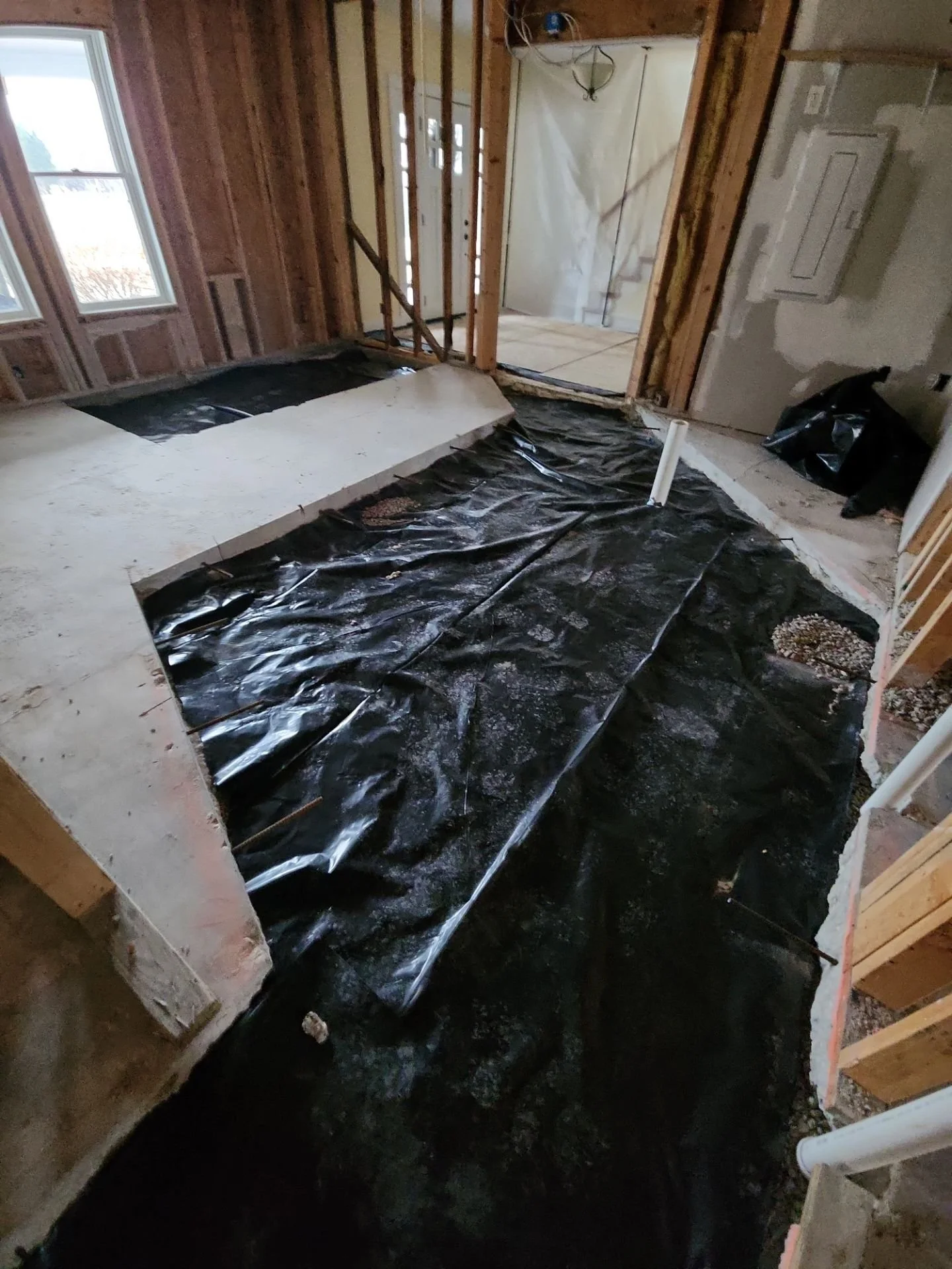 ROLLIN ROLLIN ROLLIN!!! IN 9 days of construction, we have managed to demo all sheetrock, insulation, flooring, electrical and plumbing as needed. Remove the concrete where needed for plumbing and leveling issues. Install new underground plumbing and