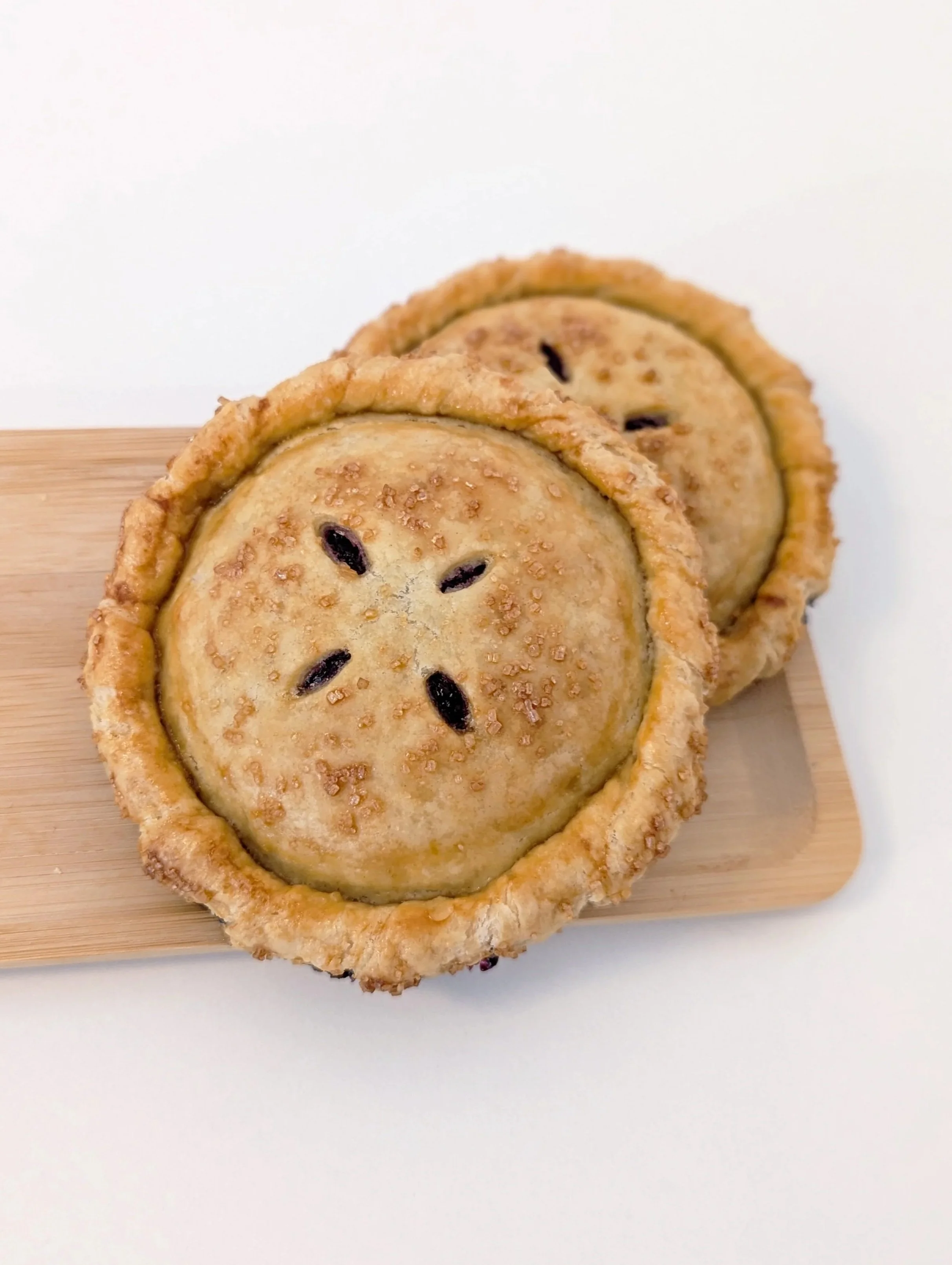 Hand+Pies_Blueberry_on+tray_01.jpg