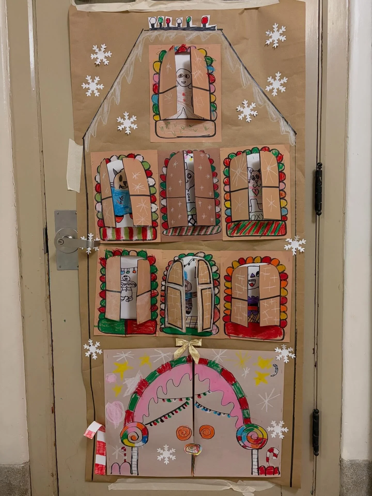 🎄🎉 It&rsquo;s getting festive around Bowmore! 🎉🎄 Mr. Cabaluna shared some photos of classrooms who participated in the door decorating contest! School Council was pleased to contribute to pizza lunches for the winning classrooms. Congratulations 